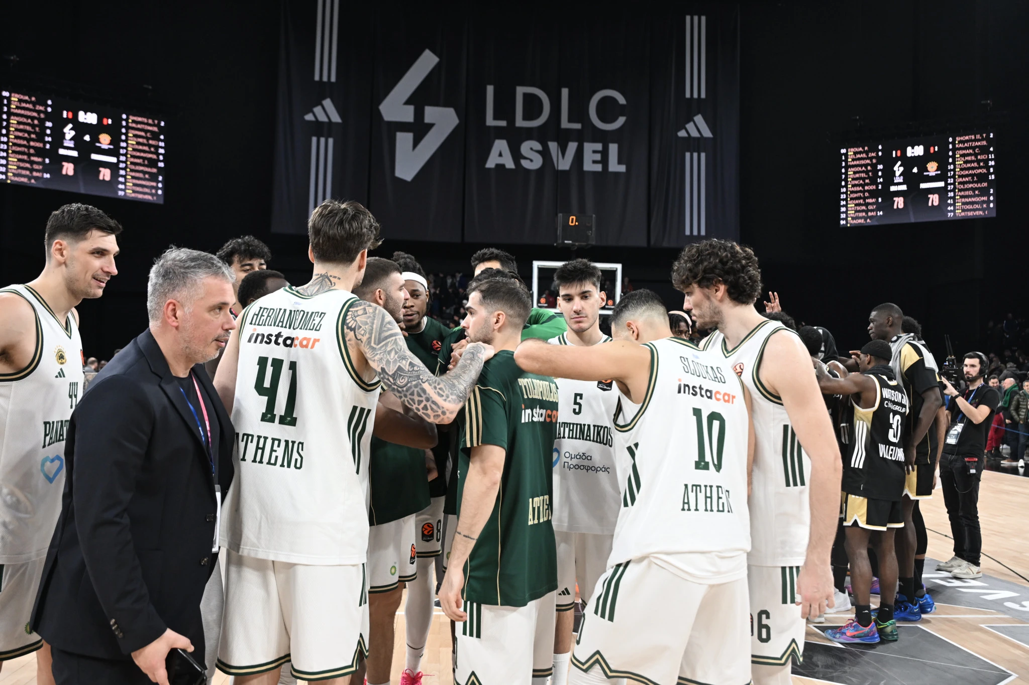 Σύσσωμοι οι «πράσινοι» μετά το διπλό στη Λυών / Βαγγέλης Στόλης