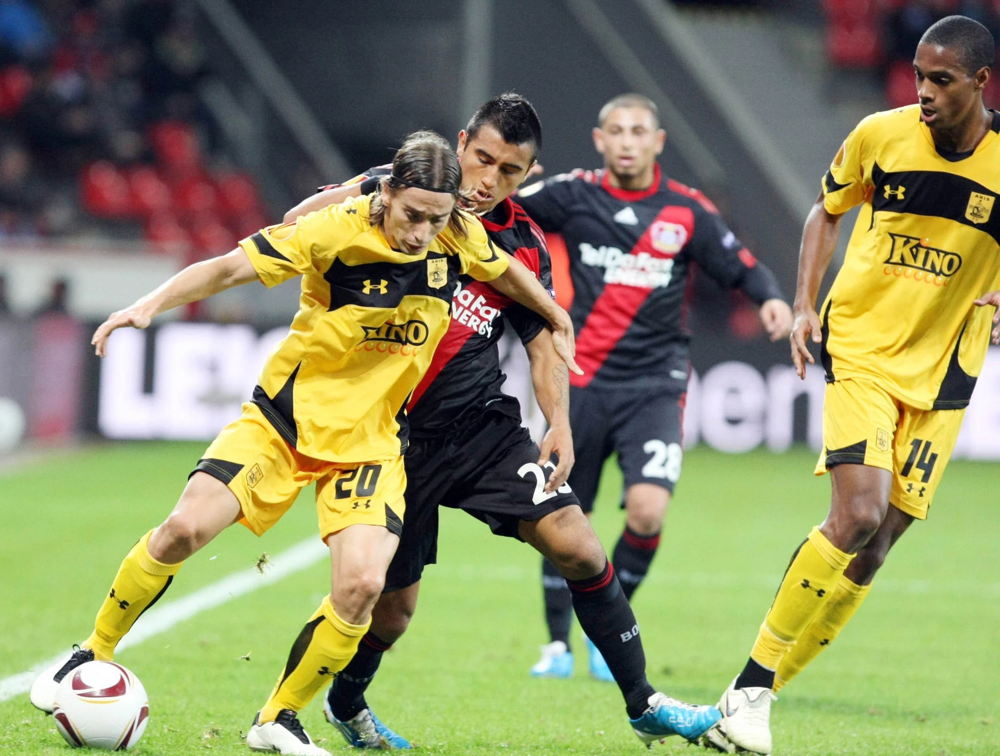 Ο Χαβίτο σε «μονομαχία» από το Μπάγερ Λεβερκούζεν - Άρης το 2009 / Πηγή: InTime