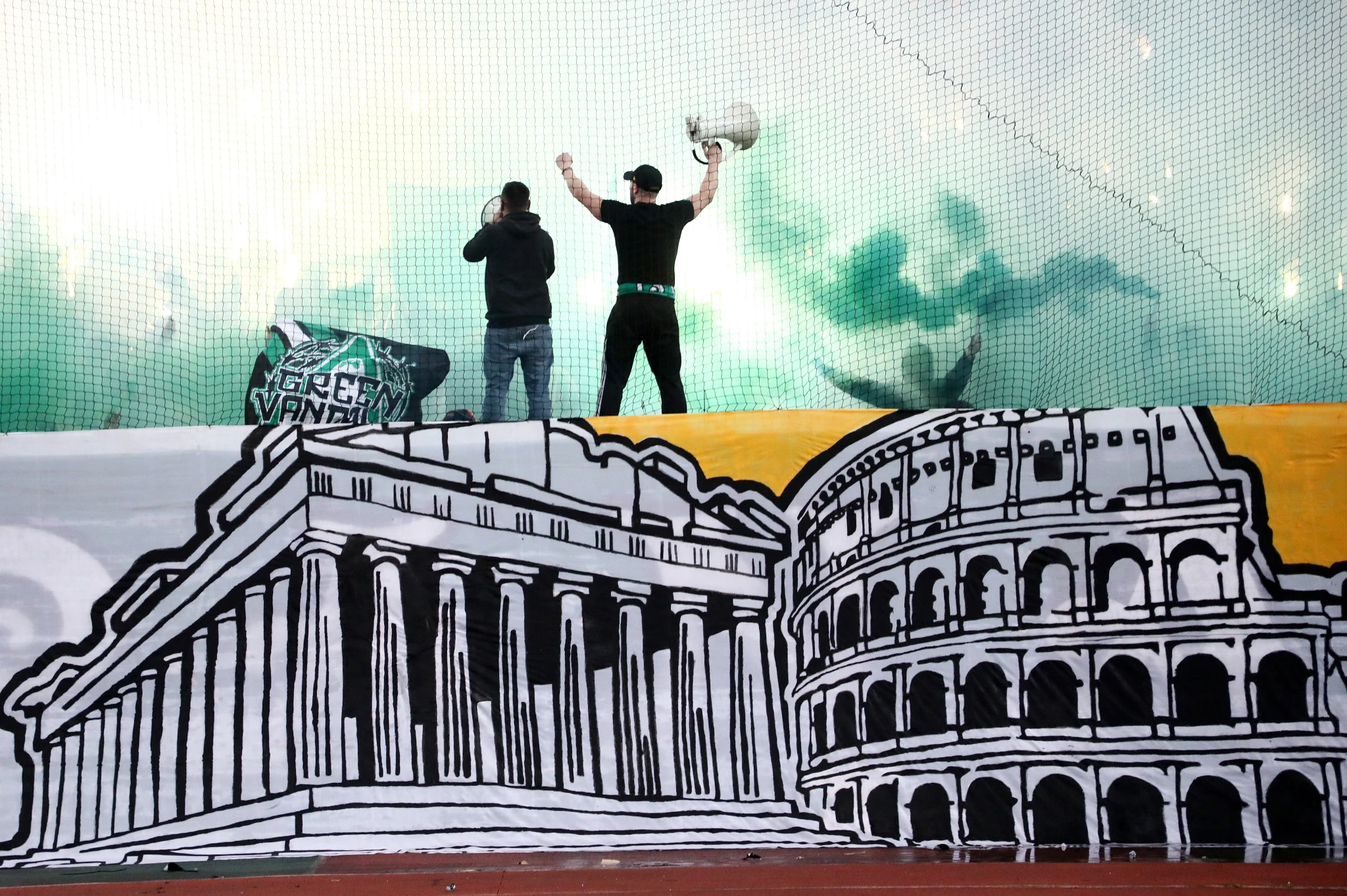 Το υπέροχο πανό των φίλων  του Παναθηναϊκού / Πηγή: InTime