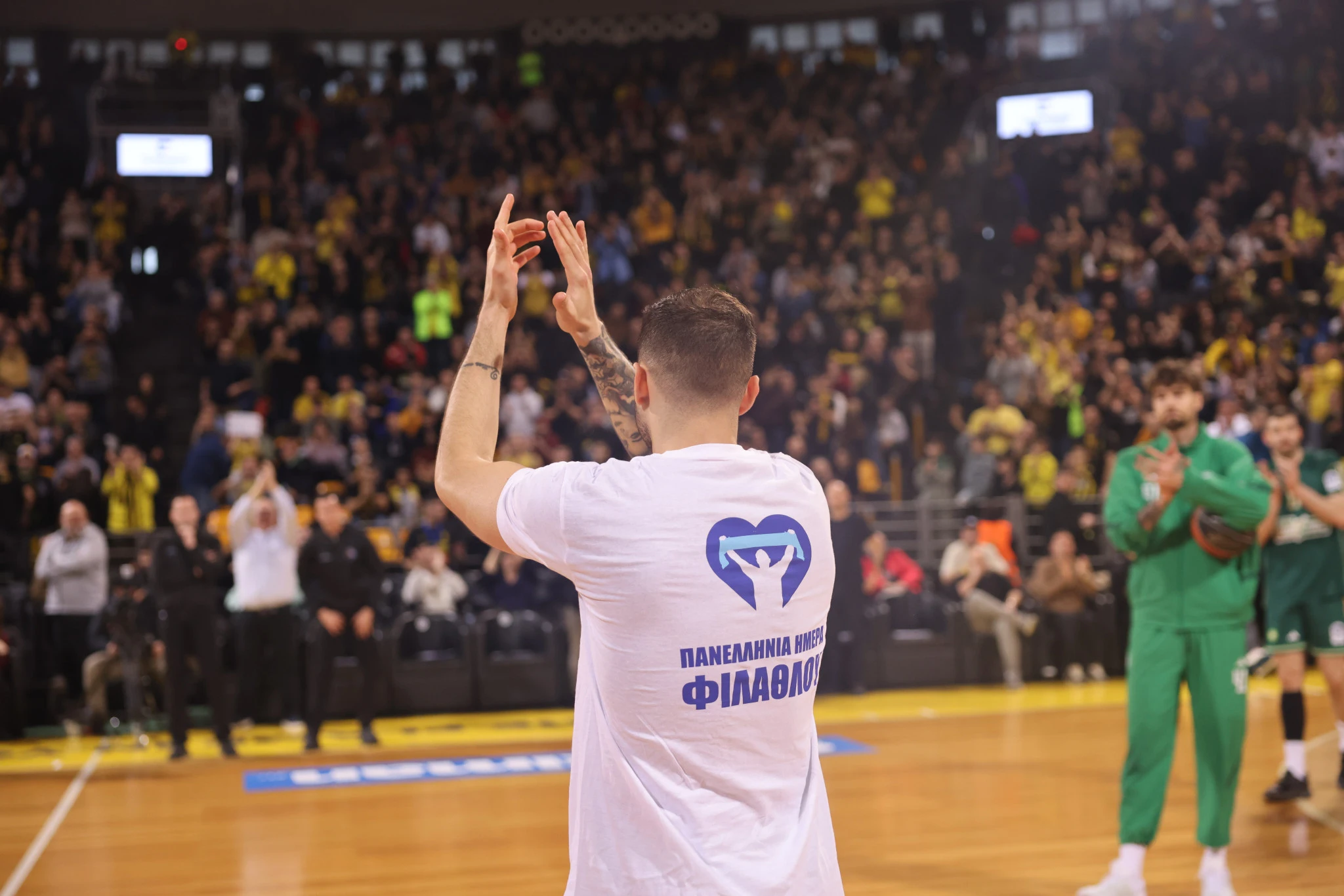 Ο Βασίλης Τολιόπουλος τιμήθηκε από την ΚΑΕ Άρης, Πηγή: Eurokinissi