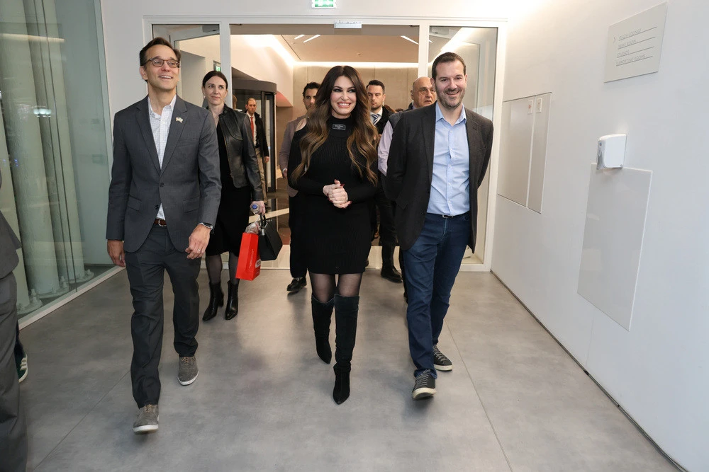 Από αριστερά: Kimberly Guilfoyle (Πρέσβης ΗΠΑ στην Ελλάδα), Δημήτρης Μιχαλάκης (Chief of Corporate Communications, Sustainability and Channel Productions Ομίλου ΟΤΕ)  