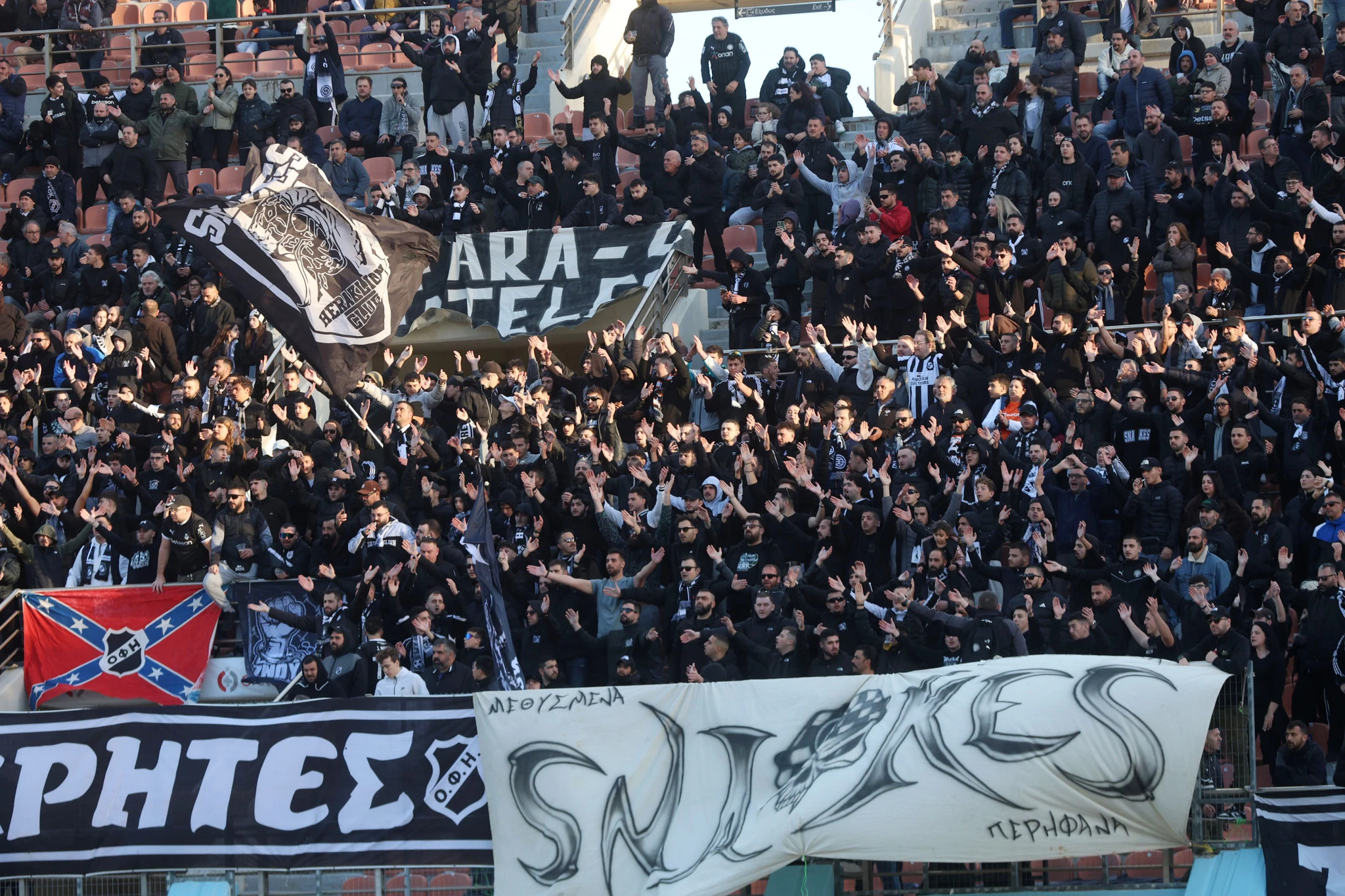 Οι οπαδοί του ΟΦΗ στο Παγκρήτιο για τον ημιτελικό ανάμεσα σε ΟΦΗ και Λεβαδειακό / Πηγή: Intime