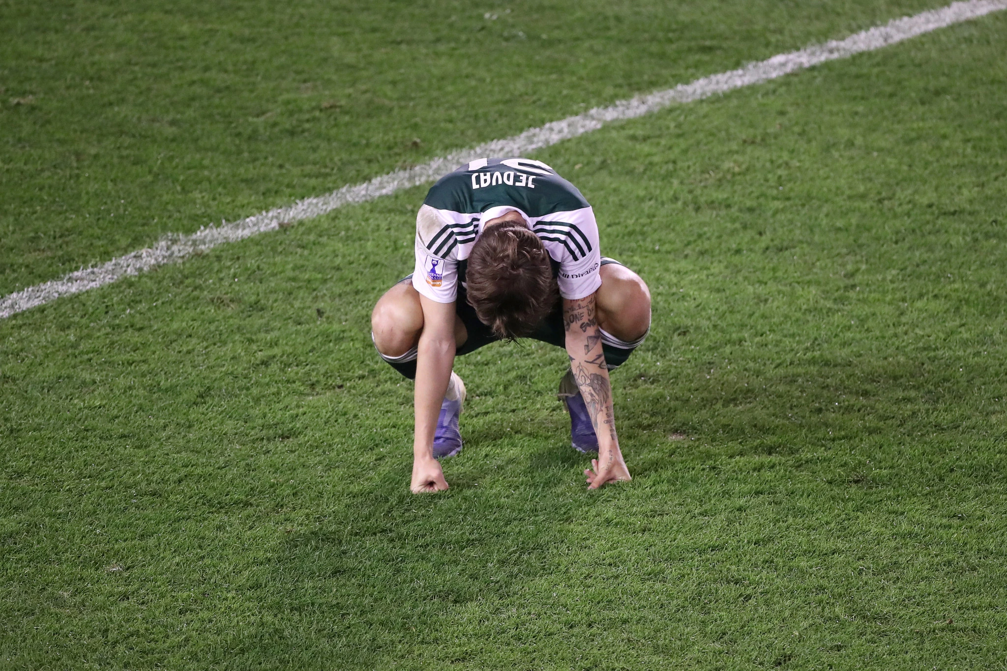 Ο Τιν Γεντβάι περίλυπος μετά την ήττα του Παναθηναϊκού / Πηγή: InTime