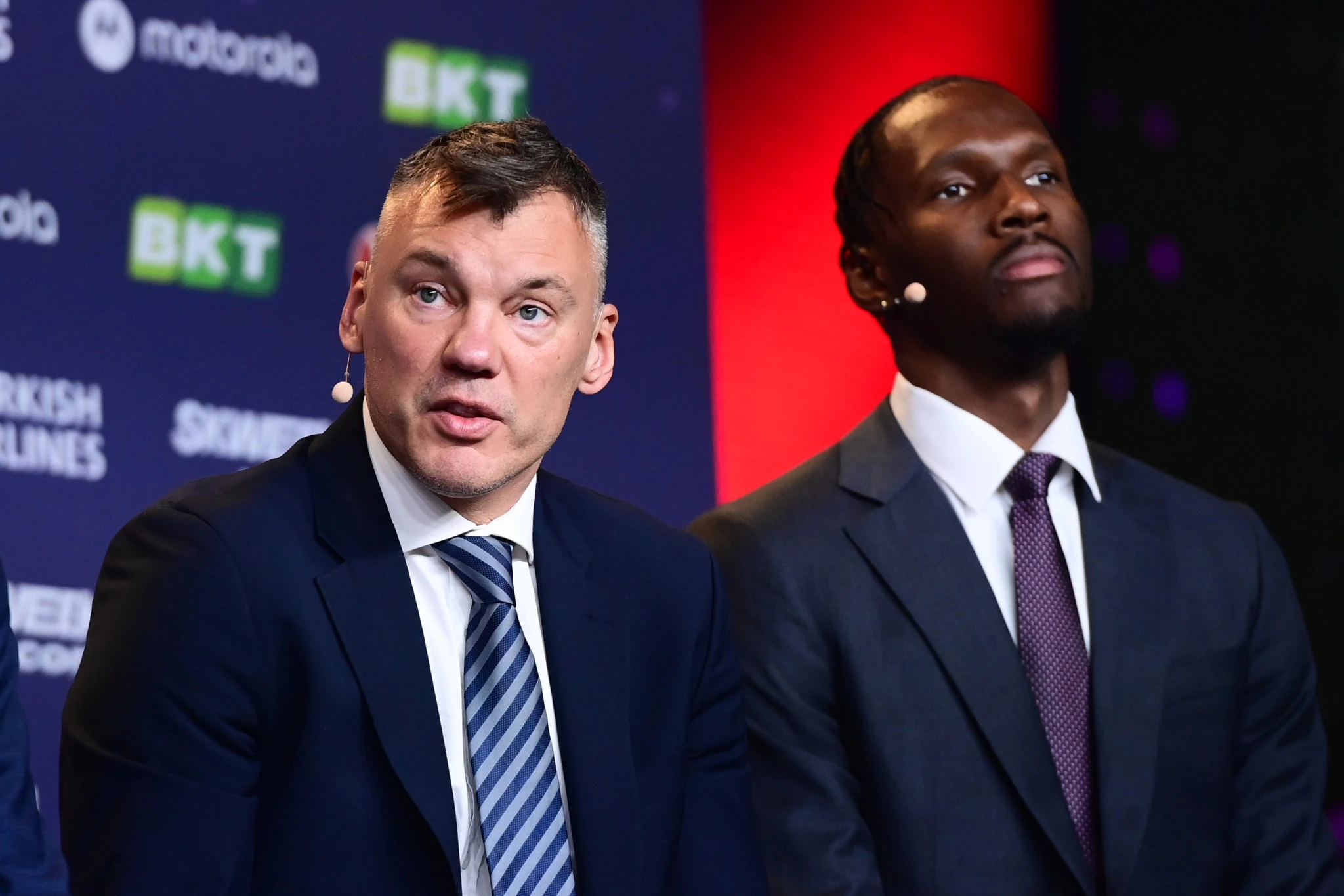 Ο Σαρούνας Γιασικεβίτσιους στο πλευρό του Νάιτζελ Χέιζ-Ντέιβις, στο Άμπου Ντάμπι / Πηγή: Eurokinissi