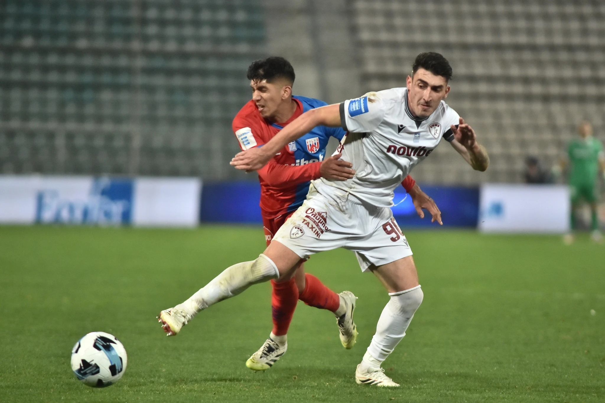 Στιγμιότυπο από το φετινό παιχνίδι μεταξύ Βόλου και ΑΕΛ Novibet / Πηγή: Eurokinissi