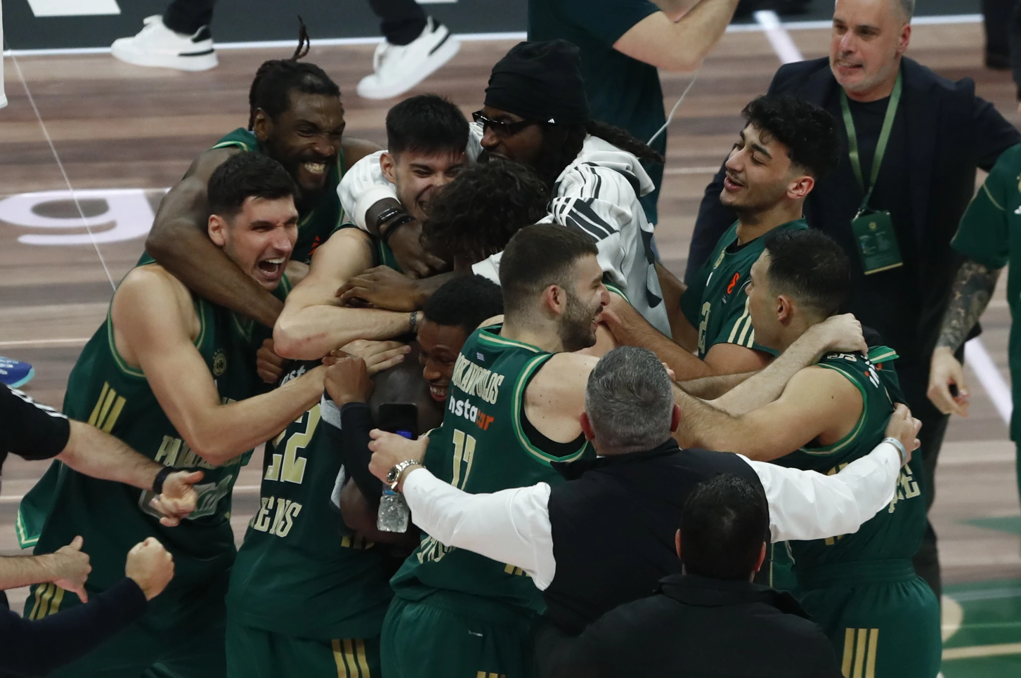 Οι πανηγυρισμοί των παικτών του Παναθηναϊκού με τον Γκραντ στο επίκεντρο, Πηγή: Eurokinissi