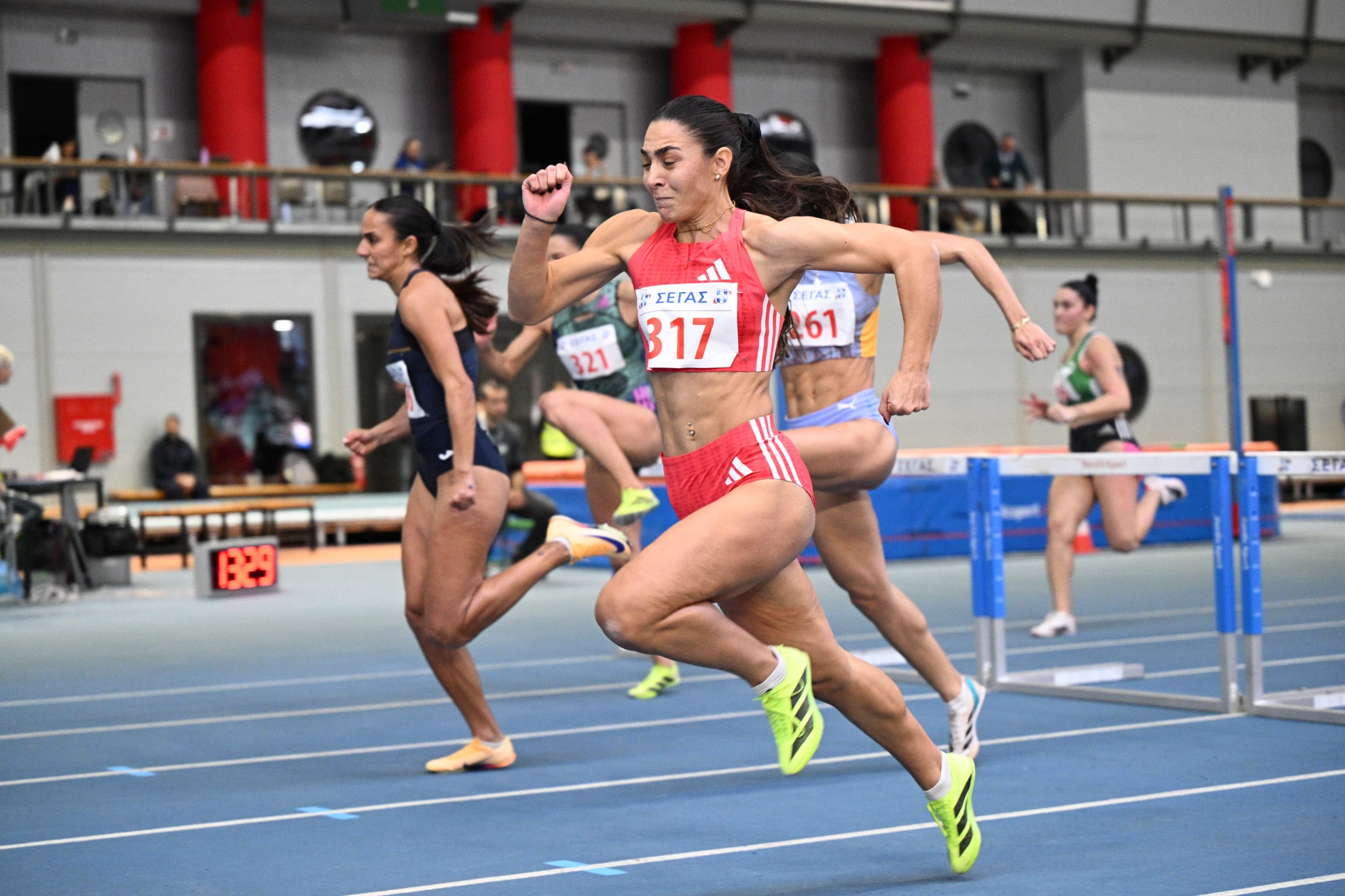 Η Σοφία Ιωσηφίδου στα 60μ εμπόδια στην Παιανία / Πηγή: Eurokinissi