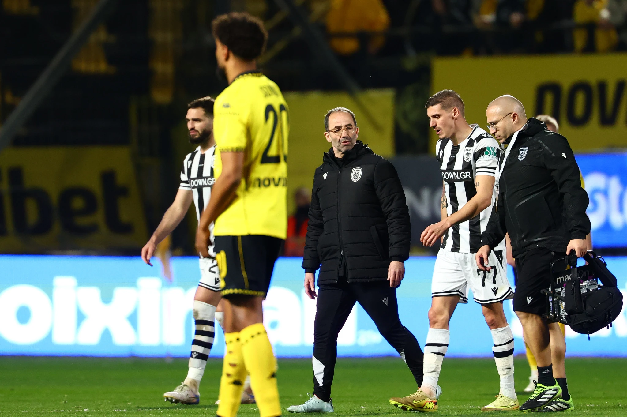 Η στιγμή της αποχώρησης του Κιρίλ Ντεσπόντοφ / Πηγή: Eurokinissi<br>