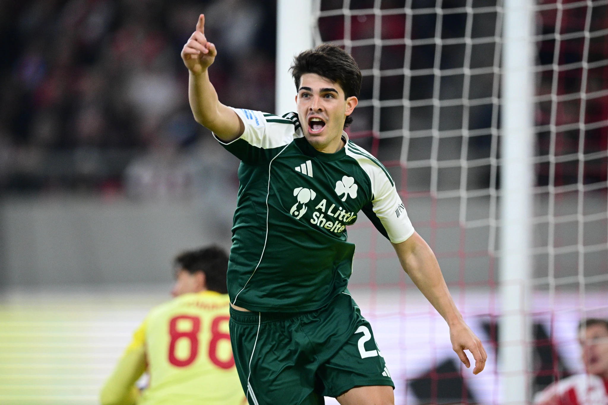 Ο Βισέντε Ταμπόρδα πανηγυρίζει το γκολ του στο «Καραϊσκάκης» / Πηγή: Eurokinissi