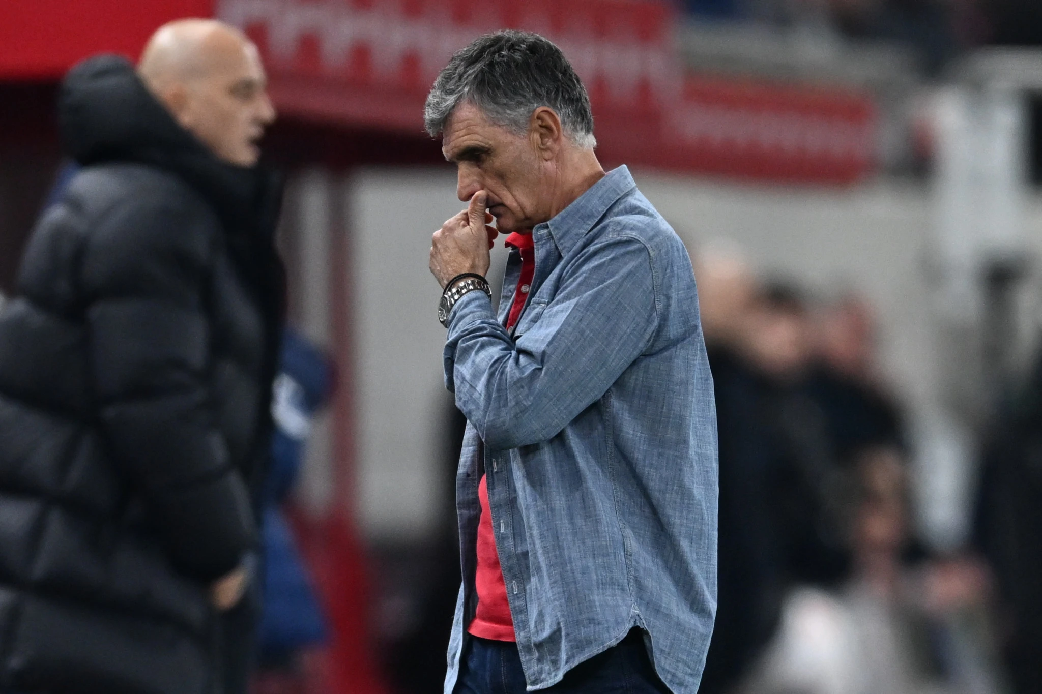 Απογοητευμένος ο Χοσέ Λουίς Μεντιλίμπαρ μετά την ήττα του Ολυμπιακού από τον Παναθηναϊκό / Πηγή: Eurokinissi