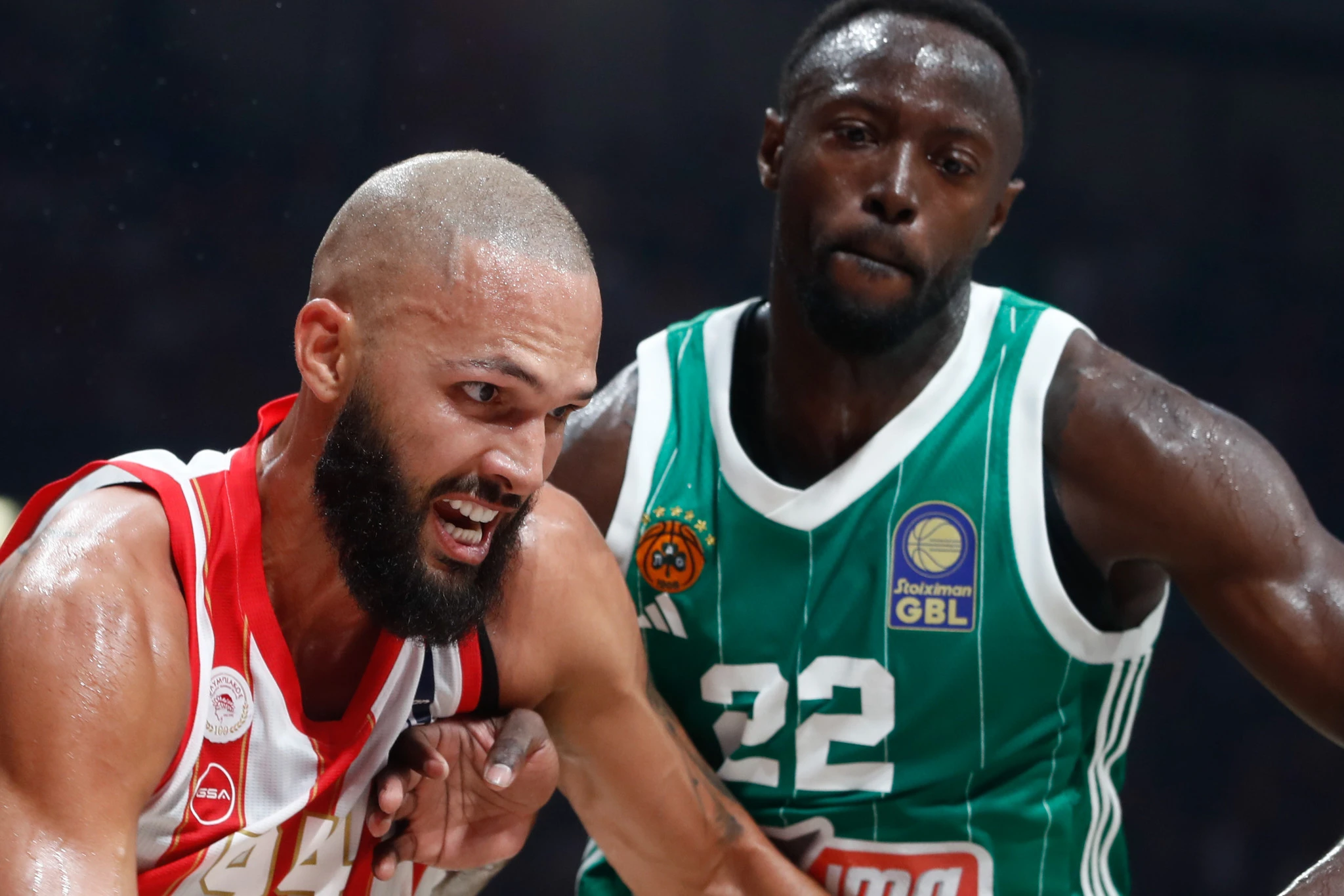 Ο Γκραντ μαρκάρει «ασφυκτικά» τον Φουρνιέ / Πηγή: Eurokinissi