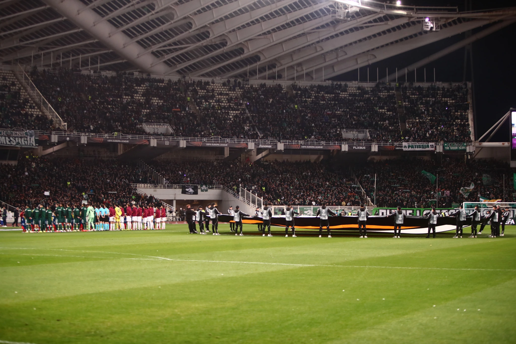 Οπαδοί του Παναθηναϊκού στο παιχνίδι με τη Ρόμα στο ΟΑΚΑ για το Europa League / Πηγή: Eurokinissi