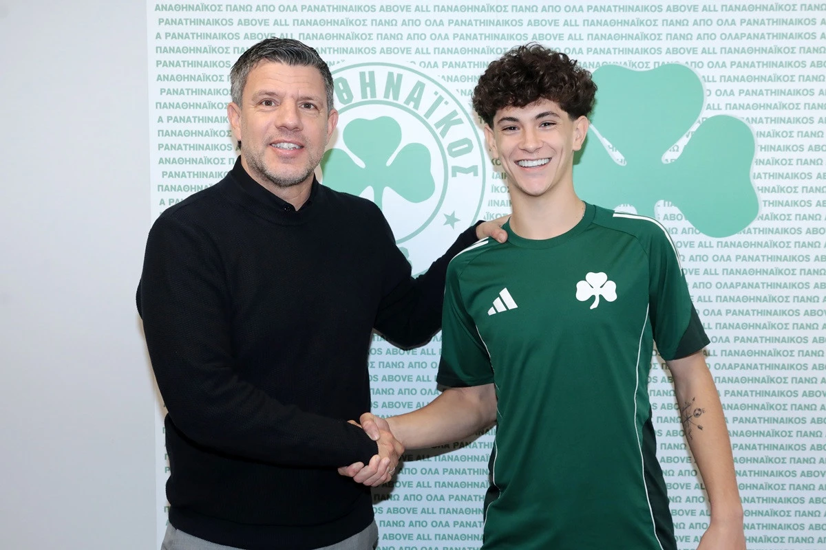 Ο 18χρονος Κλέο Κάουα υπέγραψε επαγγελματικό συμβόλαιο / Πηγή: pao.gr