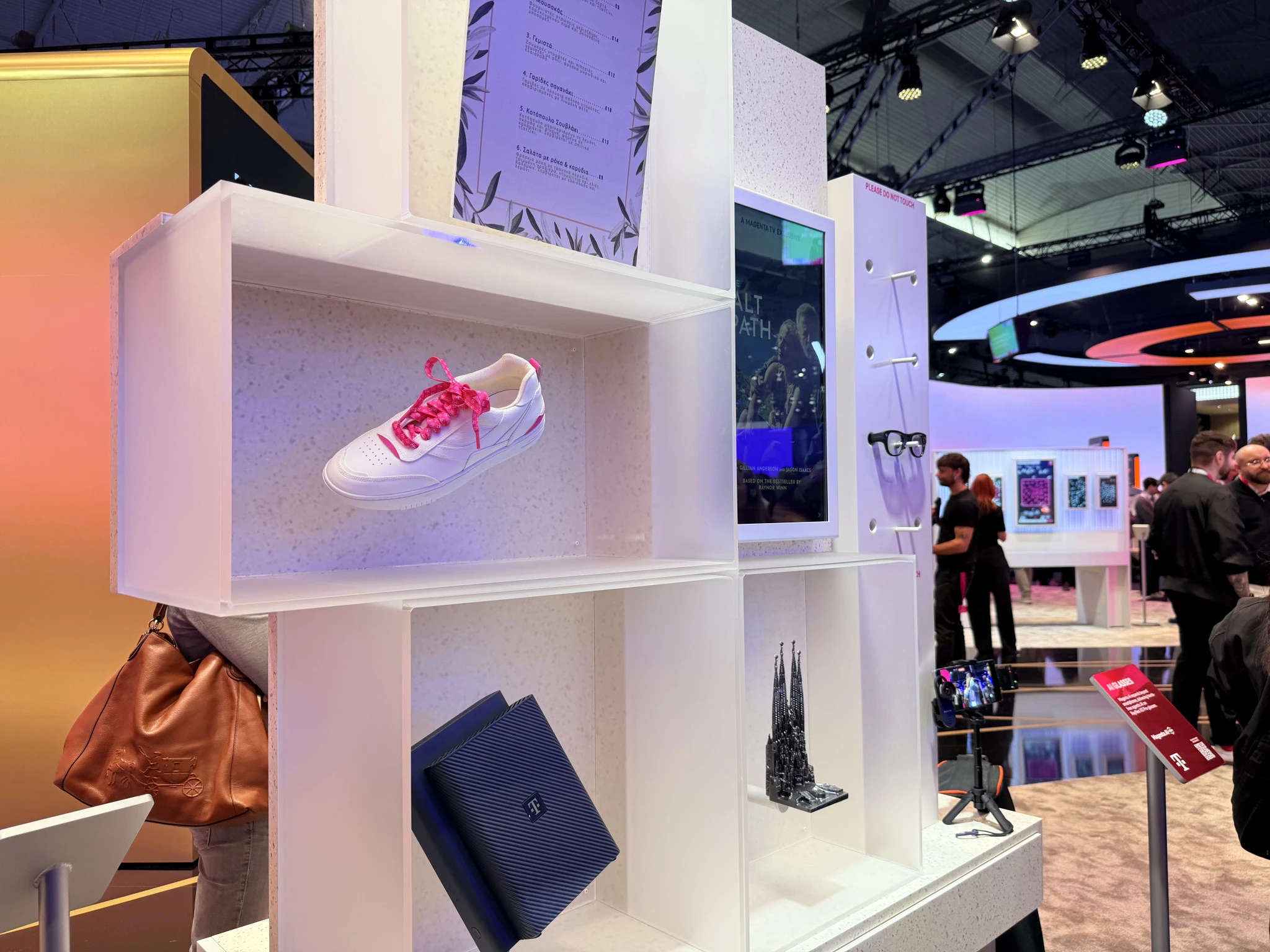 Τα AI Glasses της Telekom για βελτιωμένη οπτική μέσα στο σπίτι