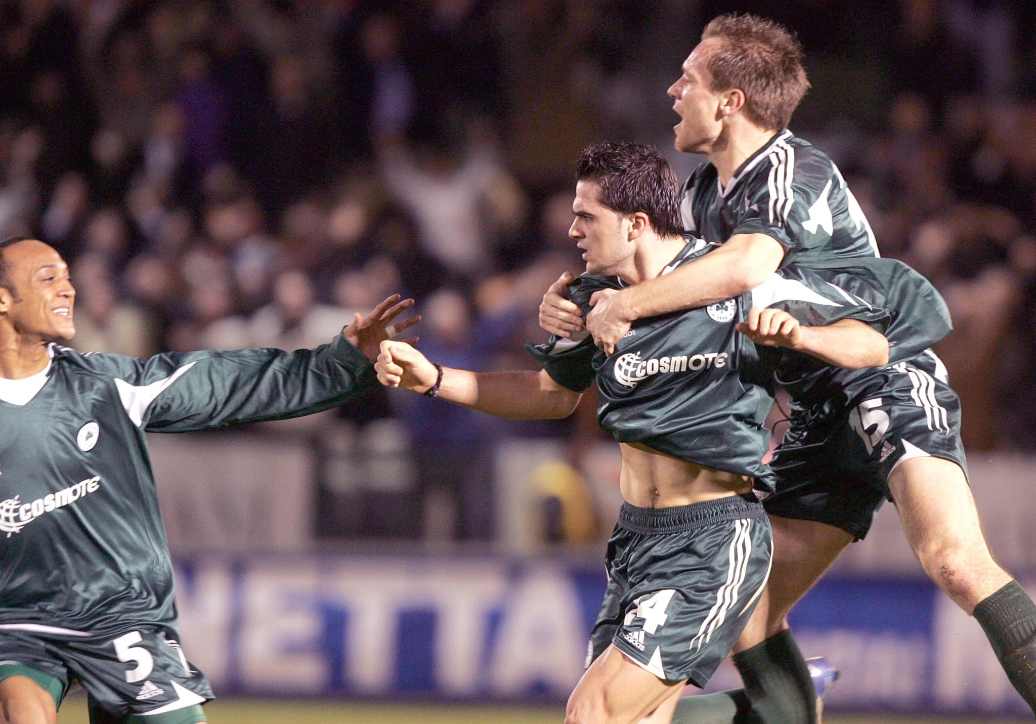 Η «οβίδα» του Λουκά Βύντρα εδωσε τη νίκη στον Παναθηναϊκό στο ματς με την Σεβίλλη το 2005 / Πηγή: InTime