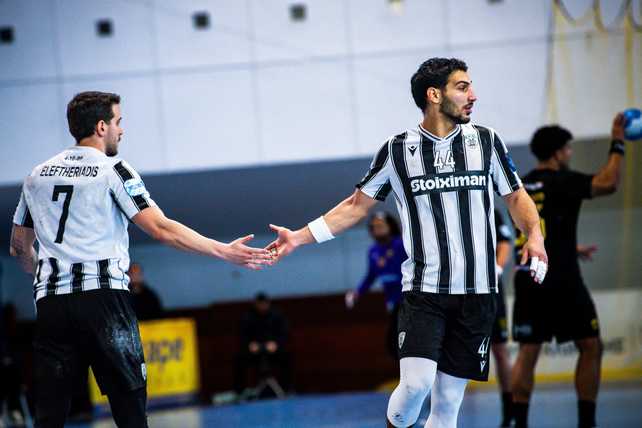 Αθλητές του ΠΑΟΚ πανηγυρίζουν στο ματς με την ΑΕΚ / Πηγή: Intimε