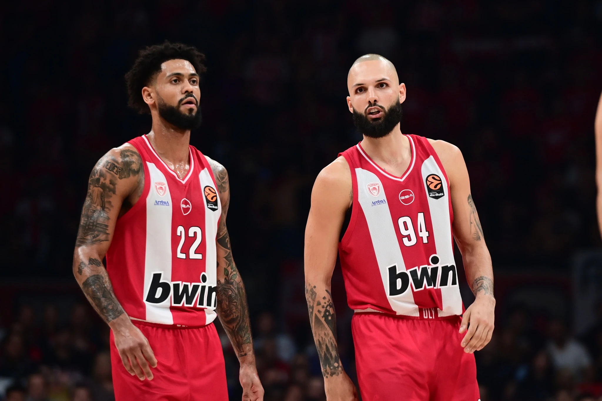 Εβάν Φουρνιέ και Τάιλερ Ντόρσεϊ συνομιλούν - Πηγή: Eurokinissi