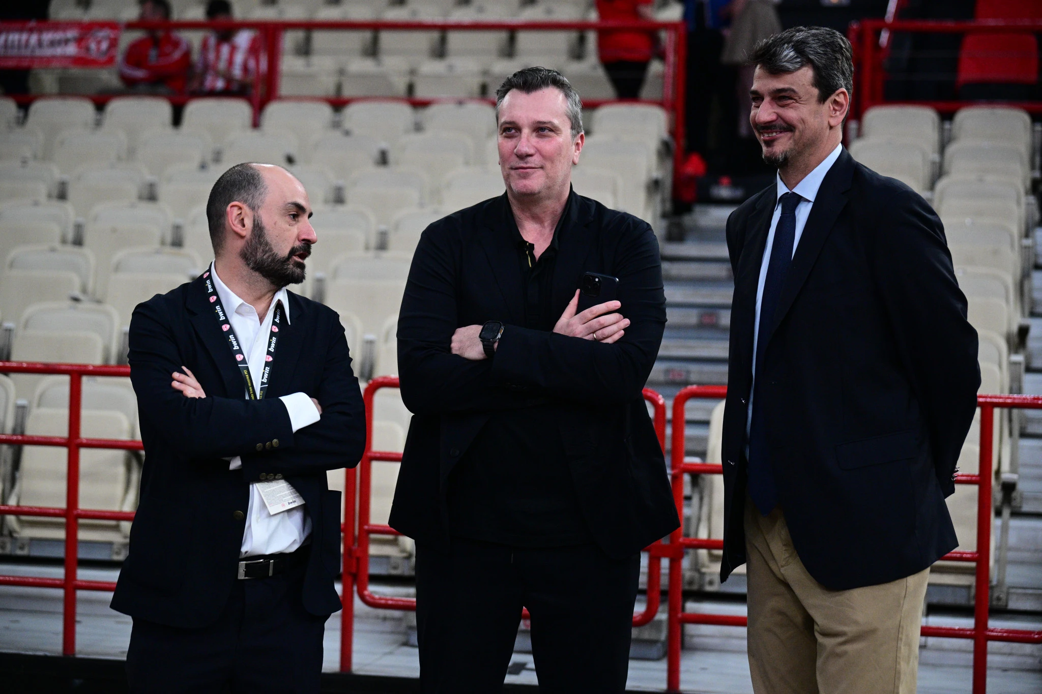 Ο Τσους Μπουένο συνοδεύεται από τον Νίκο Λεπενιώτη και ξεναγείται στο ΣΕΦ, Πηγή: Eurokinissi