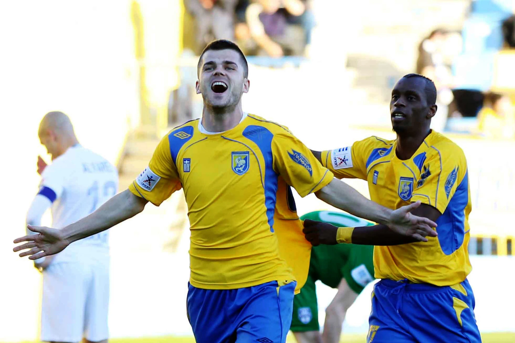 Μίλαν Μπόγιοβιτς και Ανρί Καμαρά, δυο από τους κορυφαίους σκόρερ του Παναιτωλικού στην πρώτη κατηγορία / Πηγή: Eurokinissi