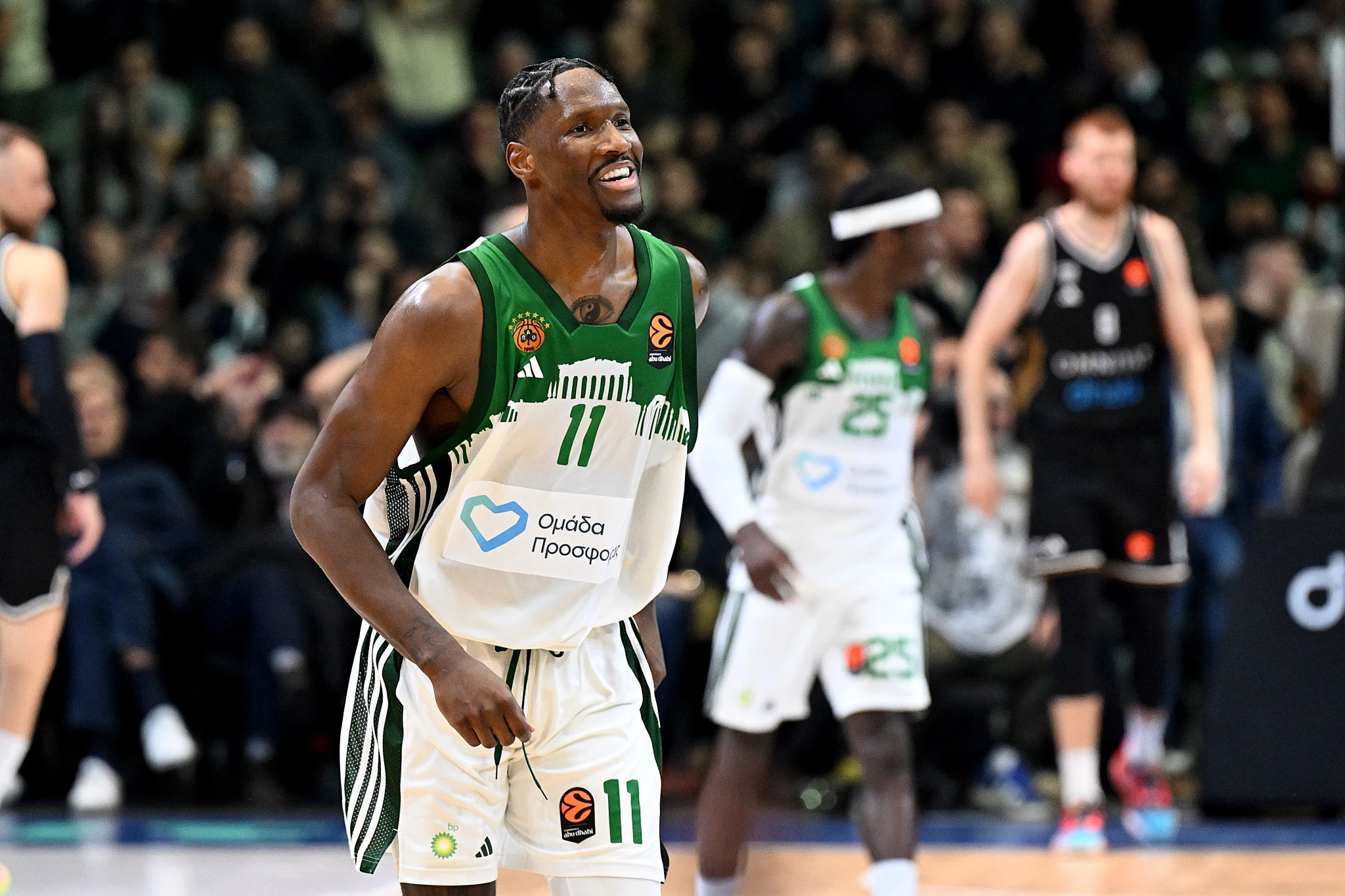 O Χέιζ-Ντέιβις κάνει θραύση με τη φανέλα του Παναθηναϊκού / V.Stolis