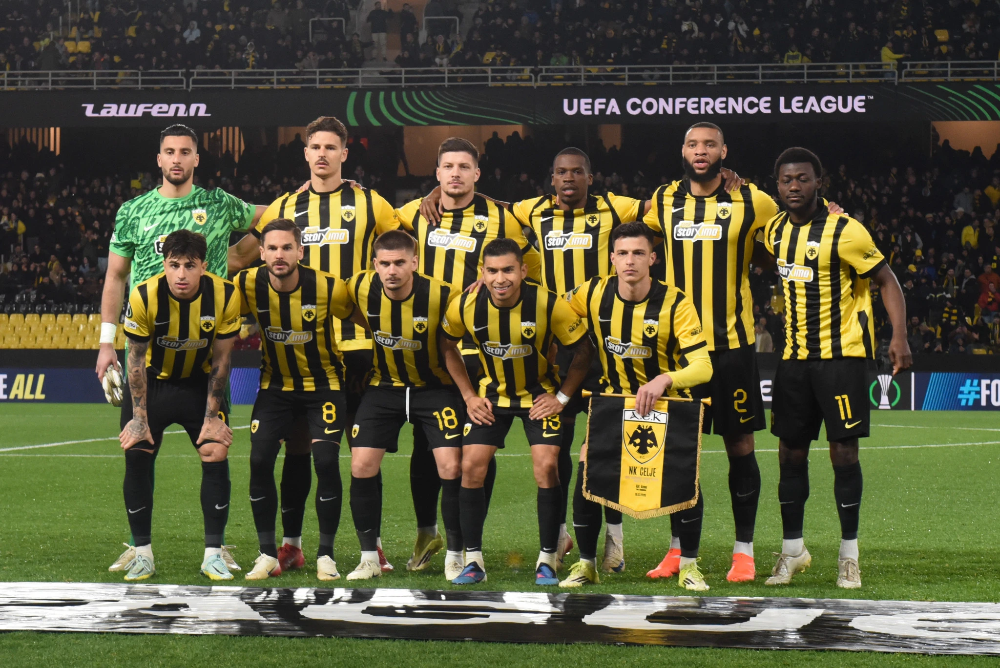 Οι ποδοσφαιριστές της ΑΕΚ πριν την αναμέτρηση με την Τσέλιε / Πηγή: Eurokinissi