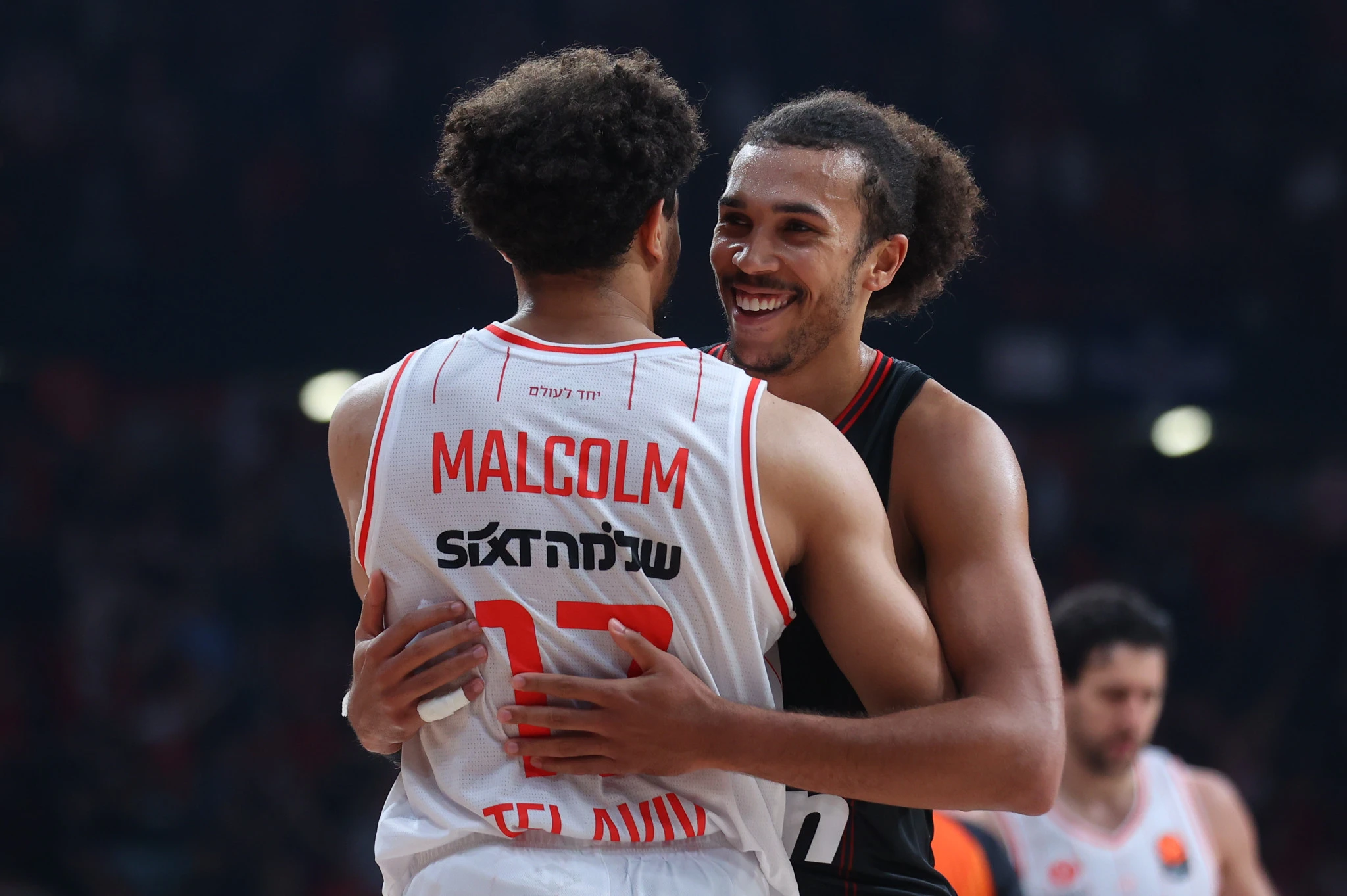 Μάλκολμ της Χάποελ, Γουόρντ του Ολυμπιακού, δύο πρώην συμπαίκτες στην Παρί / Πηγή: ΙΝΤΙΜΕ