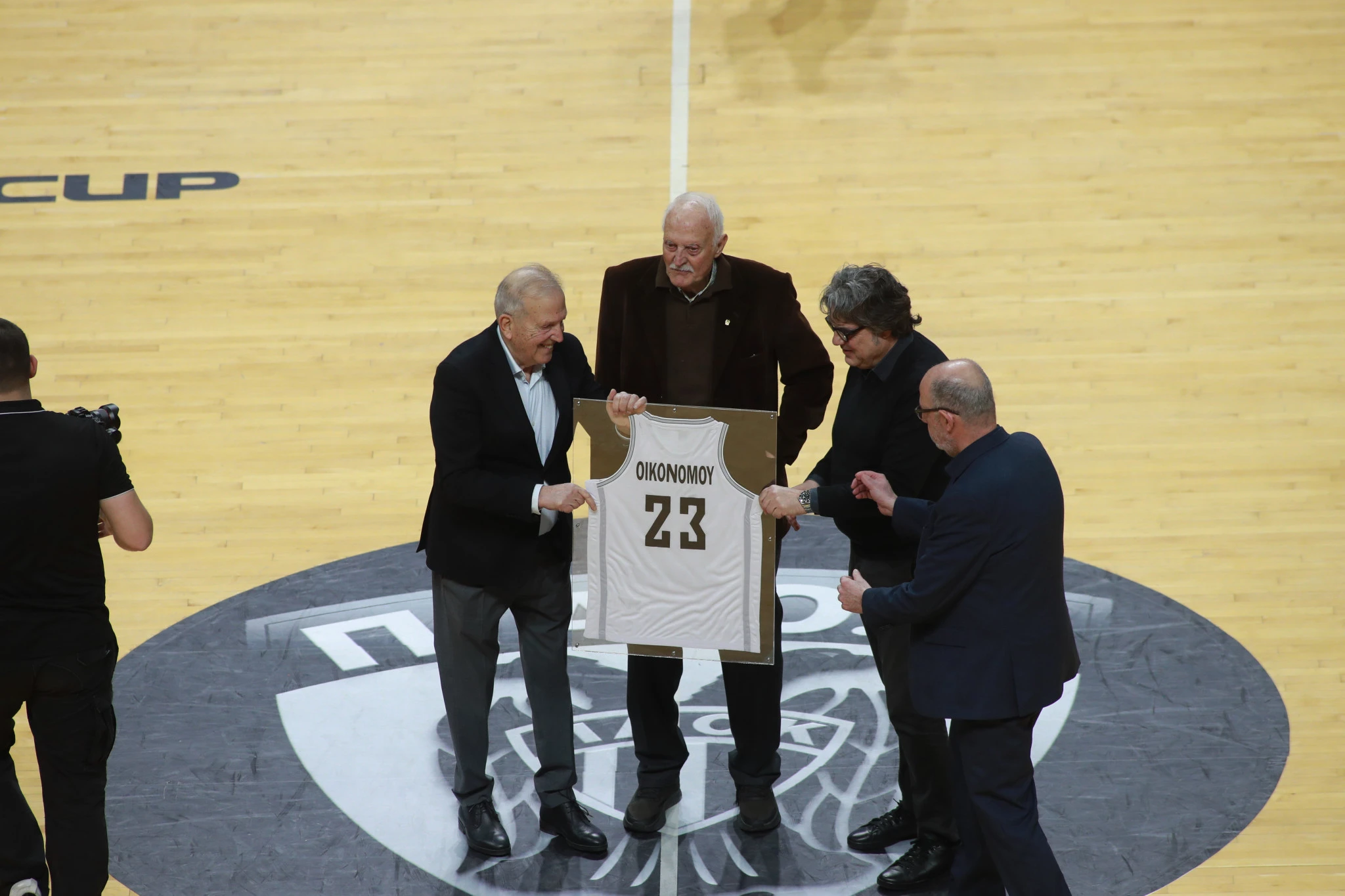 Η ΚΑΕ ΠΑΟΚ βραβεύει τον Γιώργο Οικονόμου, Πηγή: Eurokinissi