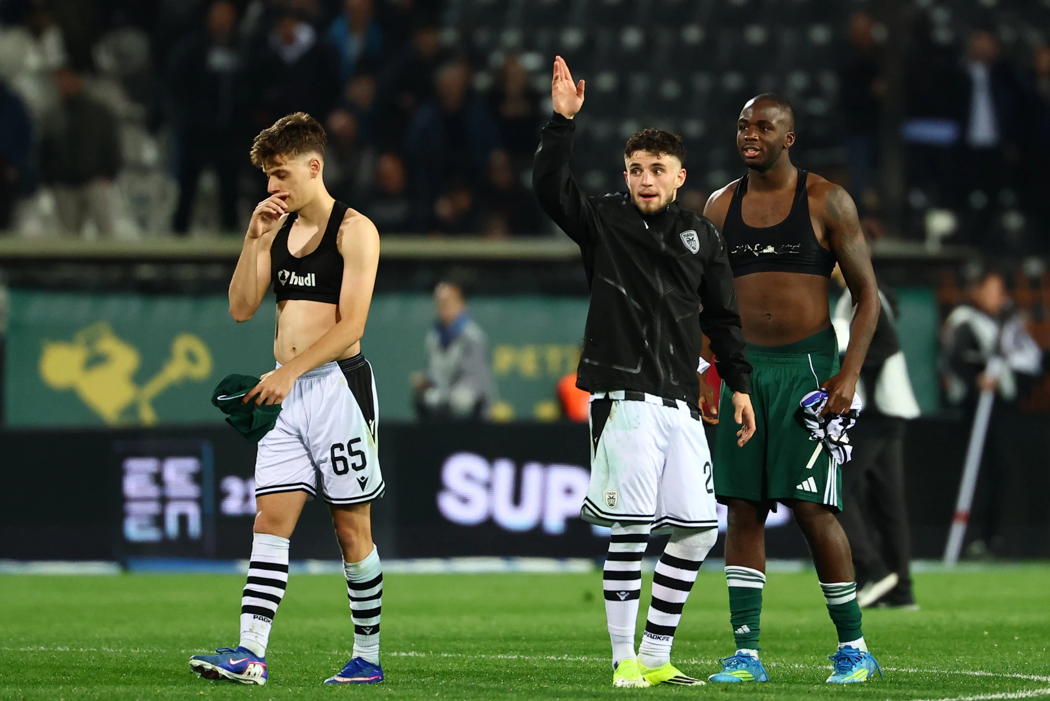 Η όμορφη χειρονομία μεταξύ Κωνσταντέλια και Τεττέη/ Eurokinissi