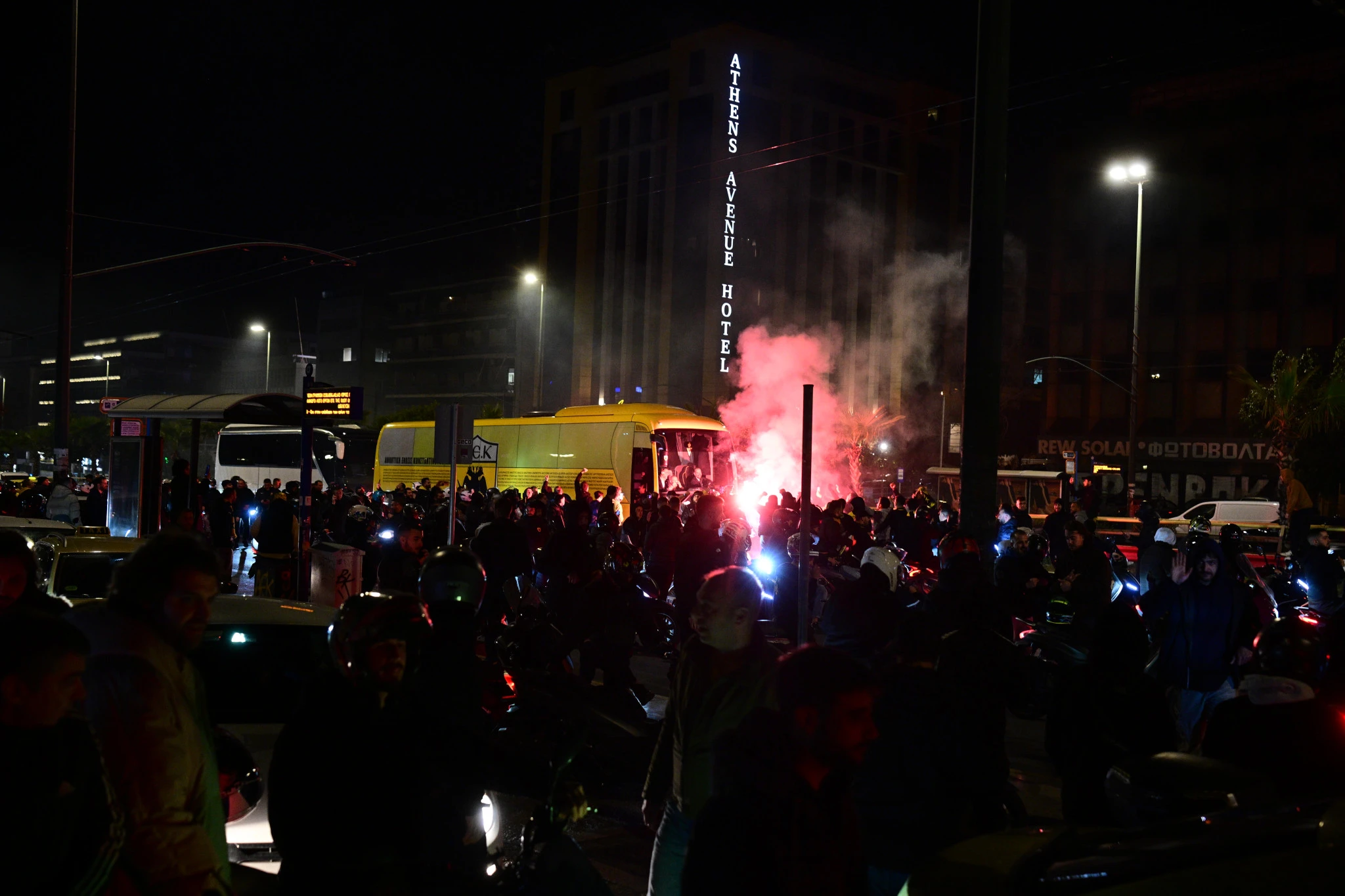 Οπαδοί της ΑΕΚ στη Συγγρού με τη μηχανοκίνητη πορεία / Πηγή: Eurokinissi
