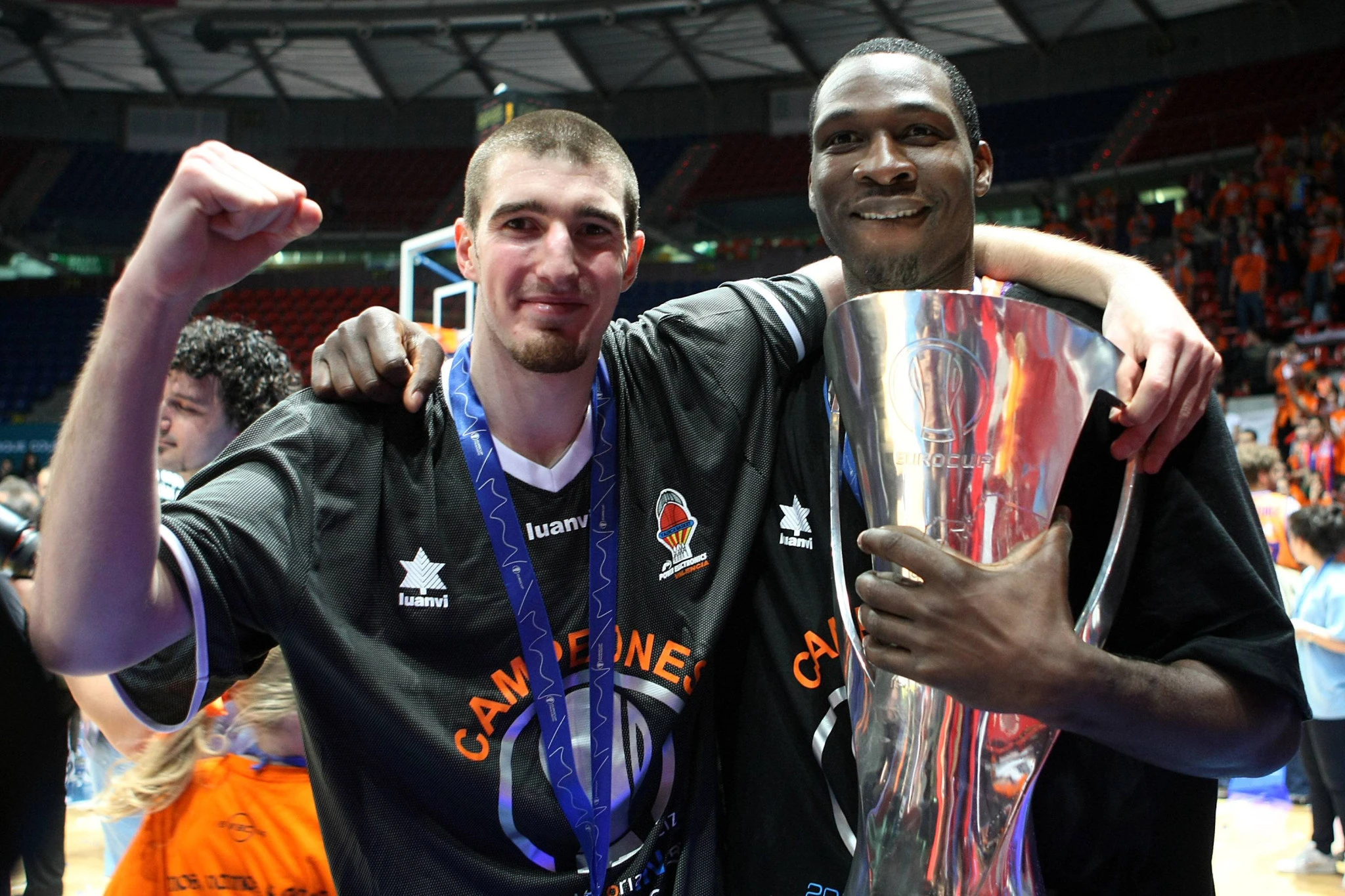 Ο Νάντο Ντε Κολό, όταν κατέκτησε το 2010 την πρώτη του κούπα με τη Βαλένθια / Πηγή: IMAGO