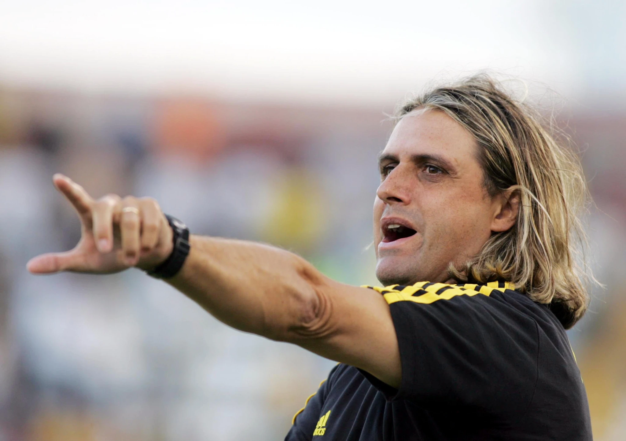 Ο Γκιγιέρμο Όγιος στον πάγκο του Άρη του 2006-07 / Πηγή: Intime