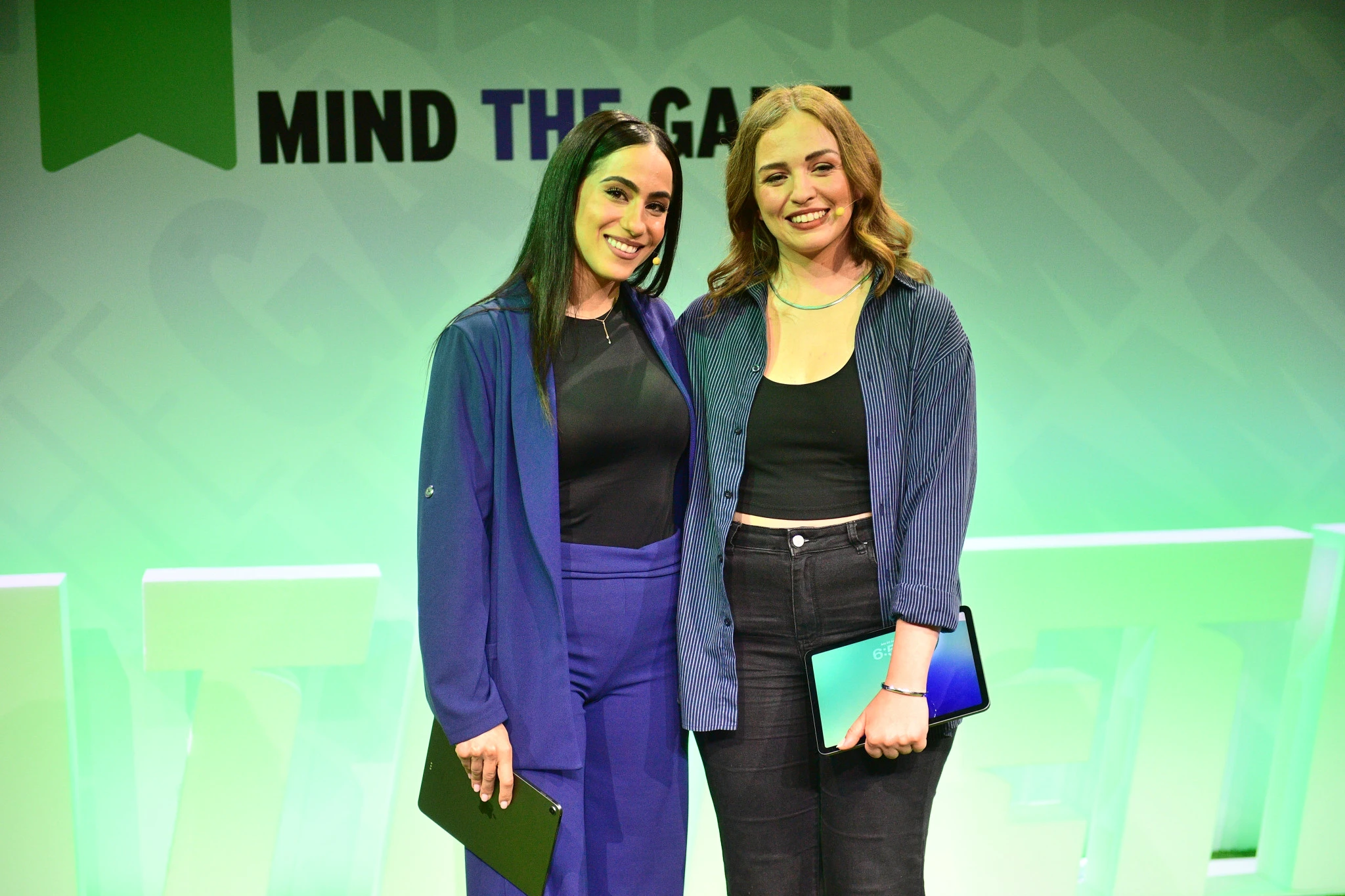 Η Τζωρτζίνα Ξένου και η Εμμανουέλα Κατζουράκη στο συνέδριο του Athletiko/ Πηγή: Eurokinissi