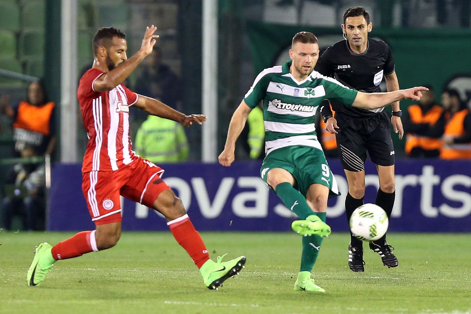 Μάρκους Μπεργκ και Αλεξέι Ρομαο, σε «μονομαχία» / Πηγή: Intime