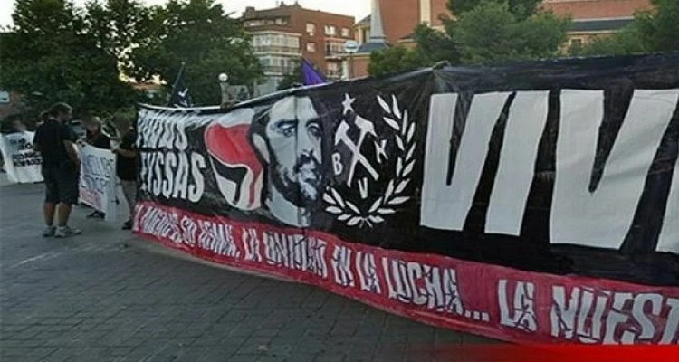 Πανό για τον Πάυλο Φύσσα από τους οπαδούς της Ράγιο / Πηγή: Bukaneros