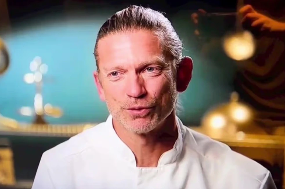 Ο Γέσπερ Μπλόμκβιστ στο Master Chef της Σουηδίας / Πηγή: Instagram @jesperblomqvist Ο Γέσπερ Μπλόμκβιστ στο Master Chef της Σουηδίας / Πηγή: Instagram @jesperblomqvist