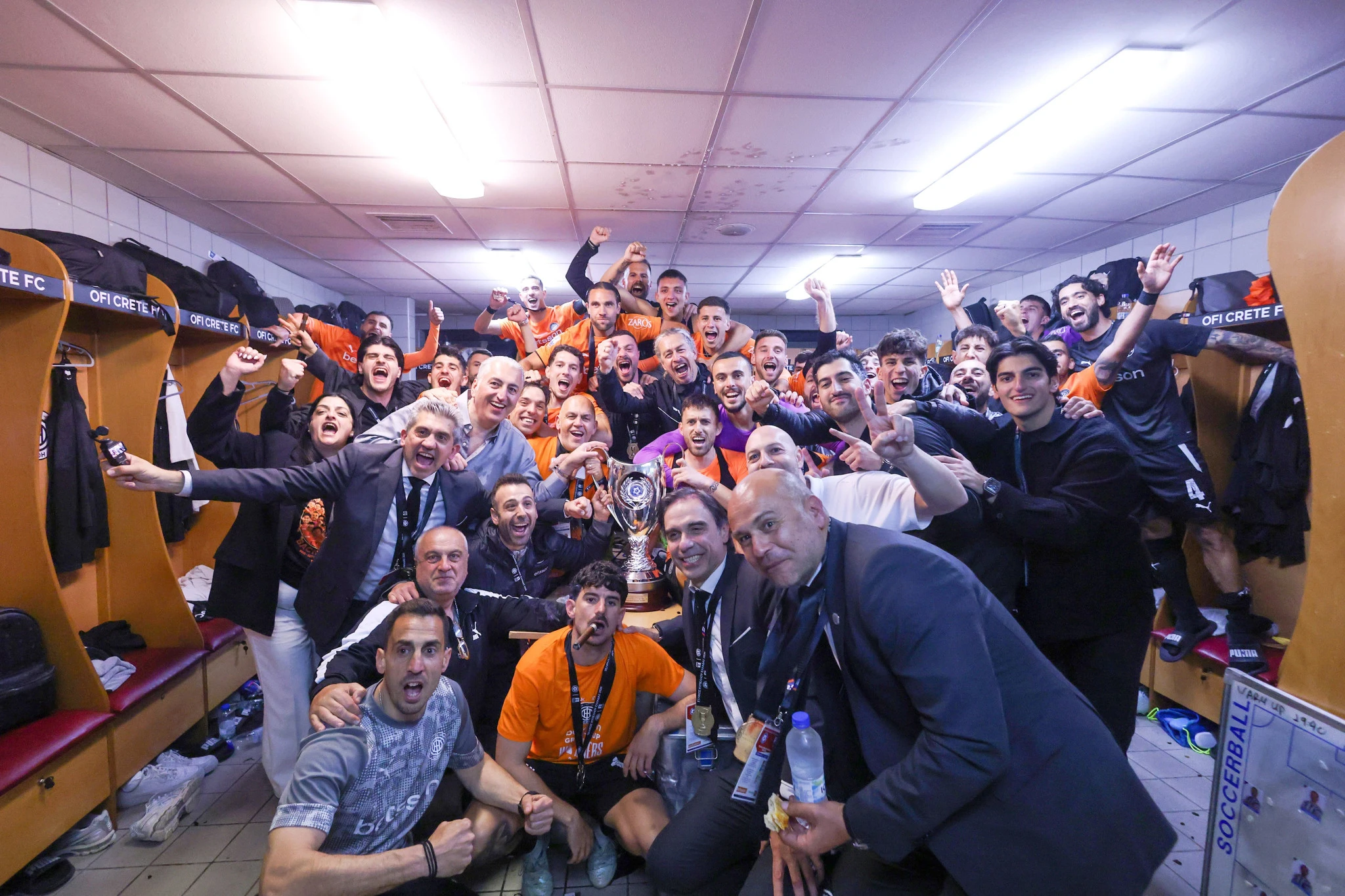 To πανηγυρικό κλίμα στα αποδυτήρια του Πανθεσσαλικού / Πηγή: Eurokinissi