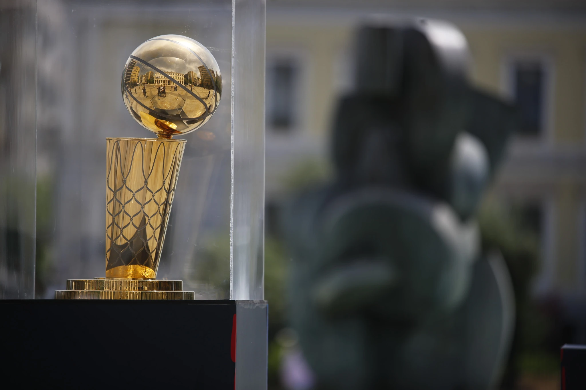 Το τρόπαιο του NBA στην πλατεία Κοτζιά, Πηγή:&nbsp;Eurokinissi
