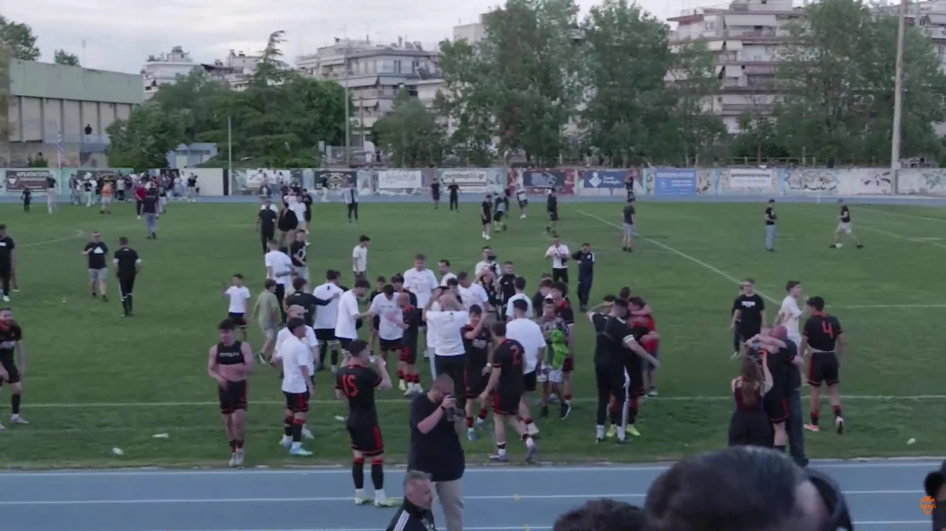 Η ΜΠΑΜ FC πανηγυρίζει την ιστορική άνοδο στη Γ