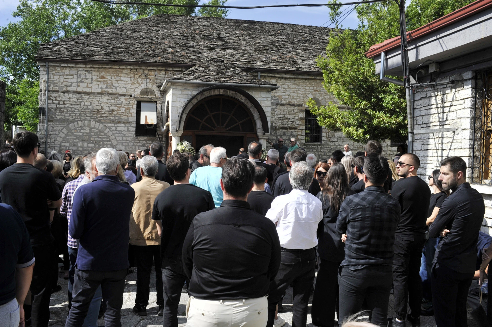Εικόνα από την κηδεία του Μάριου Οικονόμου / Πηγή: Intime