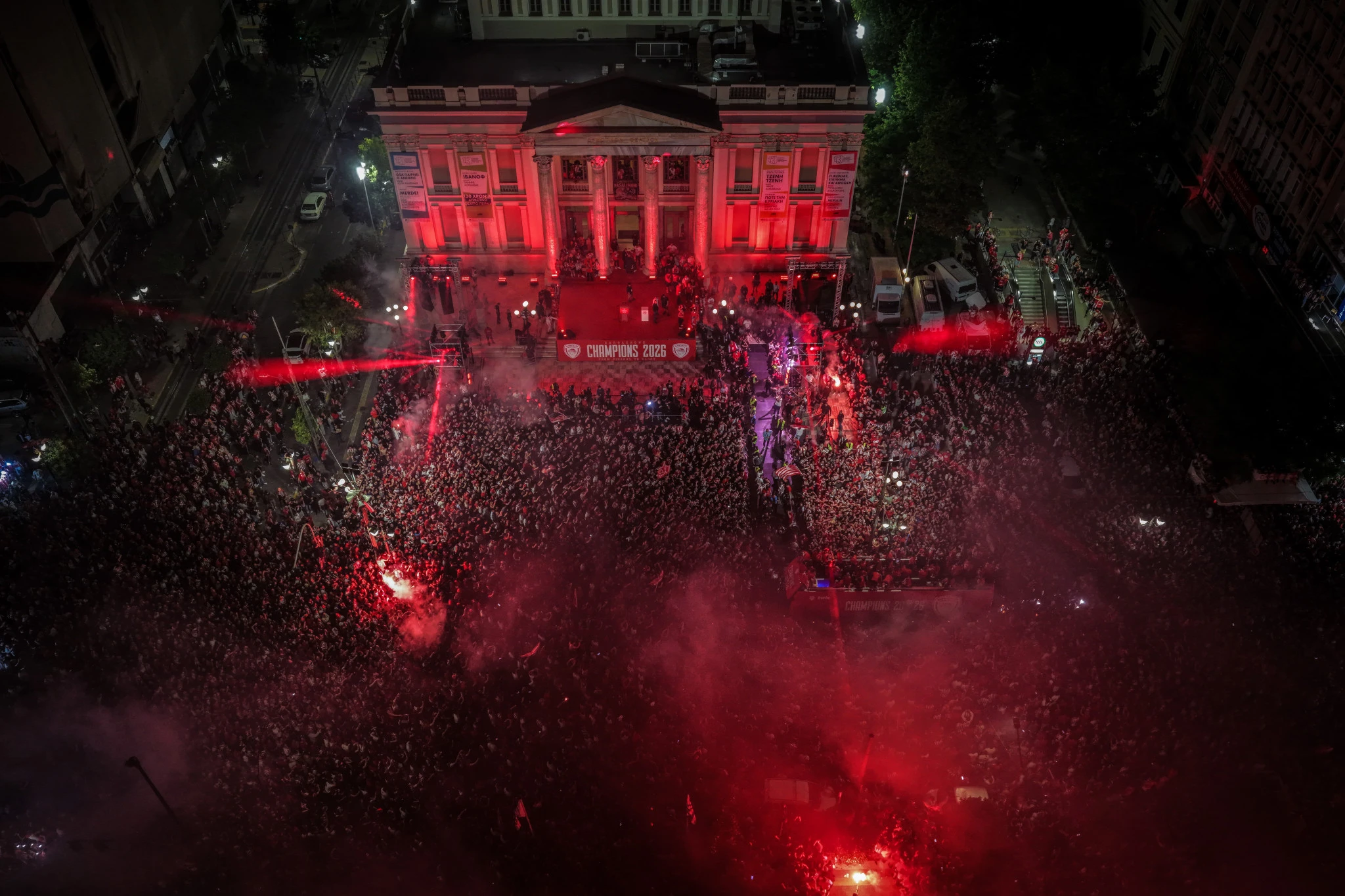 Η απόλυτη αποθέωση για τους πρωταθλητές Ευρώπης του Ολυμπιακού, Πηγή: Eurokinissi