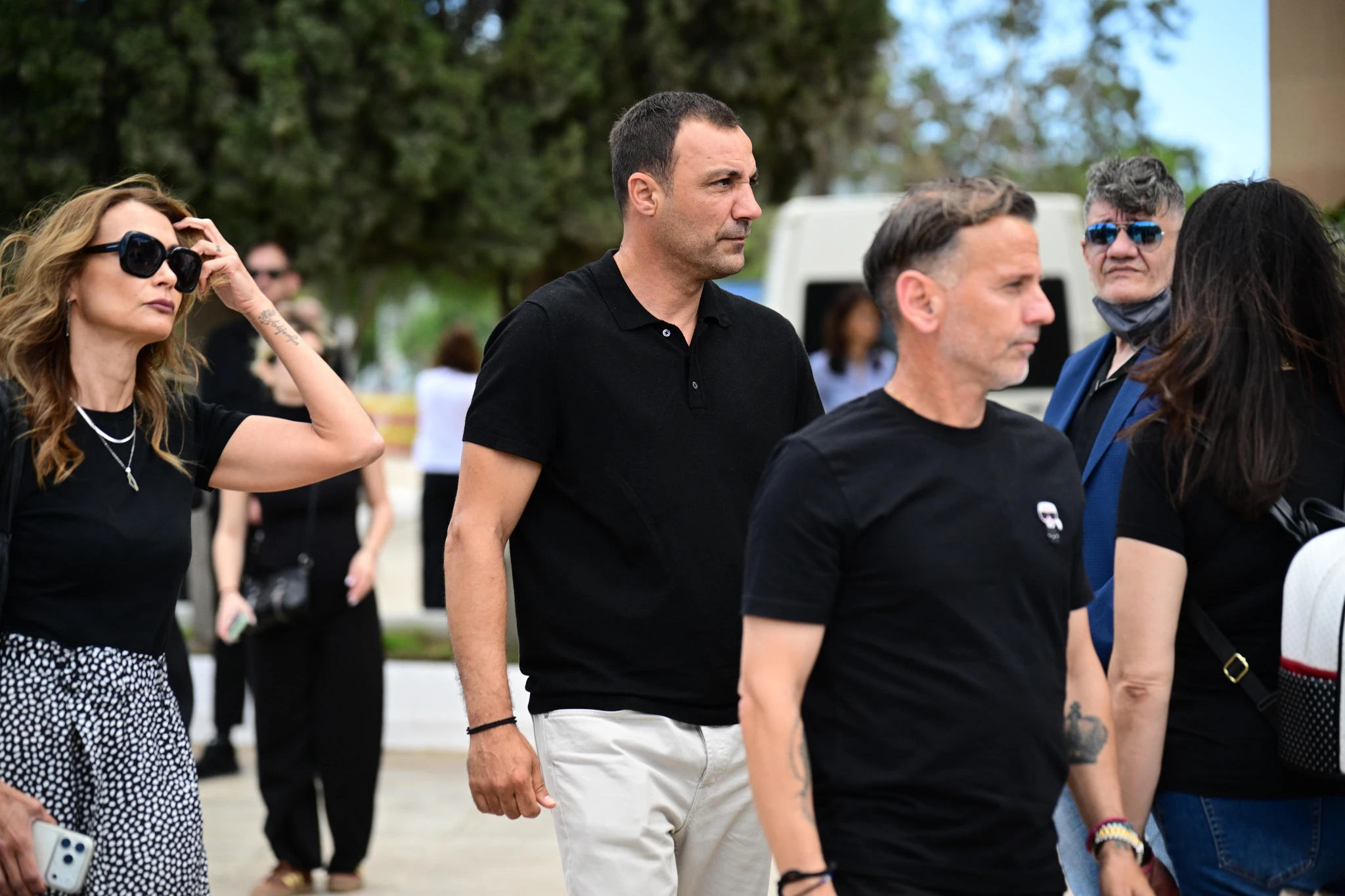 Ο&nbsp;Γιώργος Αλεξόπουλος στην κηδεία της Γωγώς Μαστροκώστα / Πηγή: Eurokinissi