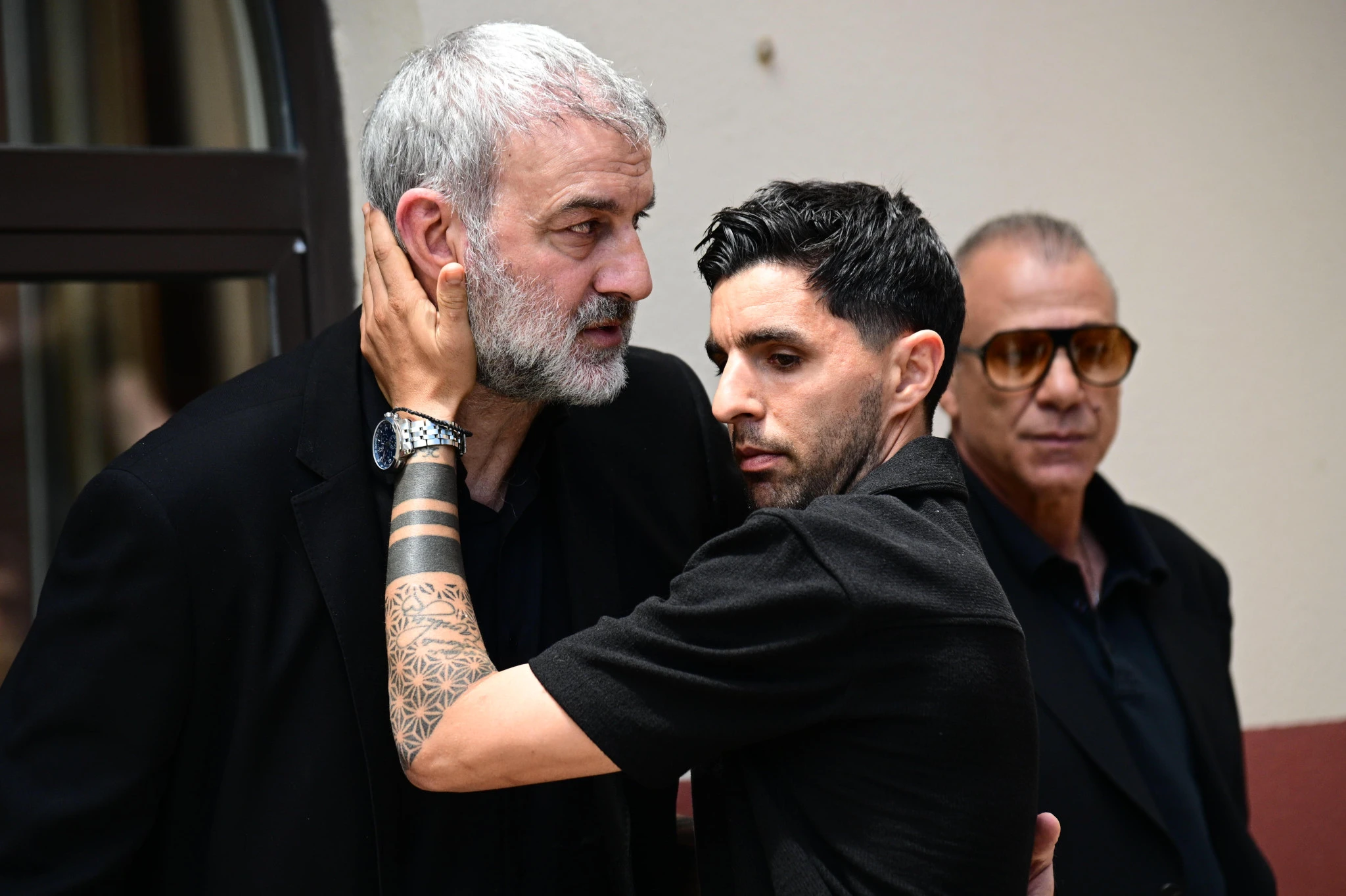 Ο&nbsp;Δημήτρης Ανάκογλου&nbsp;στην κηδεία της Γωγώς Μαστροκώστα / Πηγή: Eurokinissi