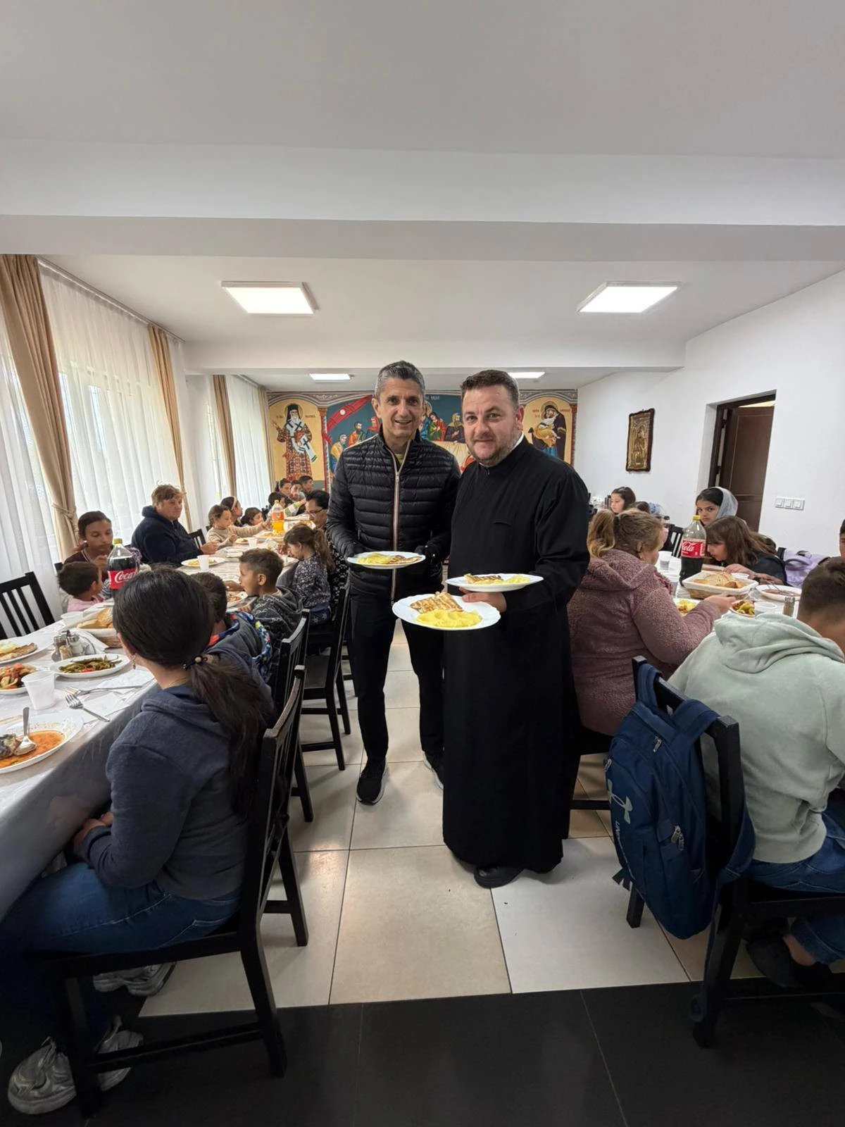 Ο Ραζβάν Λουτσέσκου σε φιλανθρωπικό έργο / Πηγή: Facebook Florin Danu