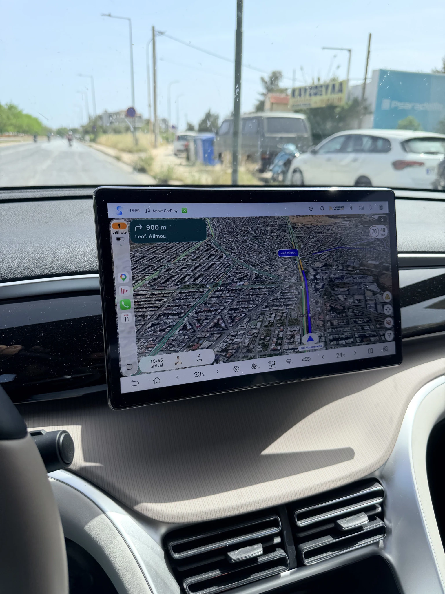 Η οδήγηση μέσω του Apple Car Play στο BYD Sealion 5