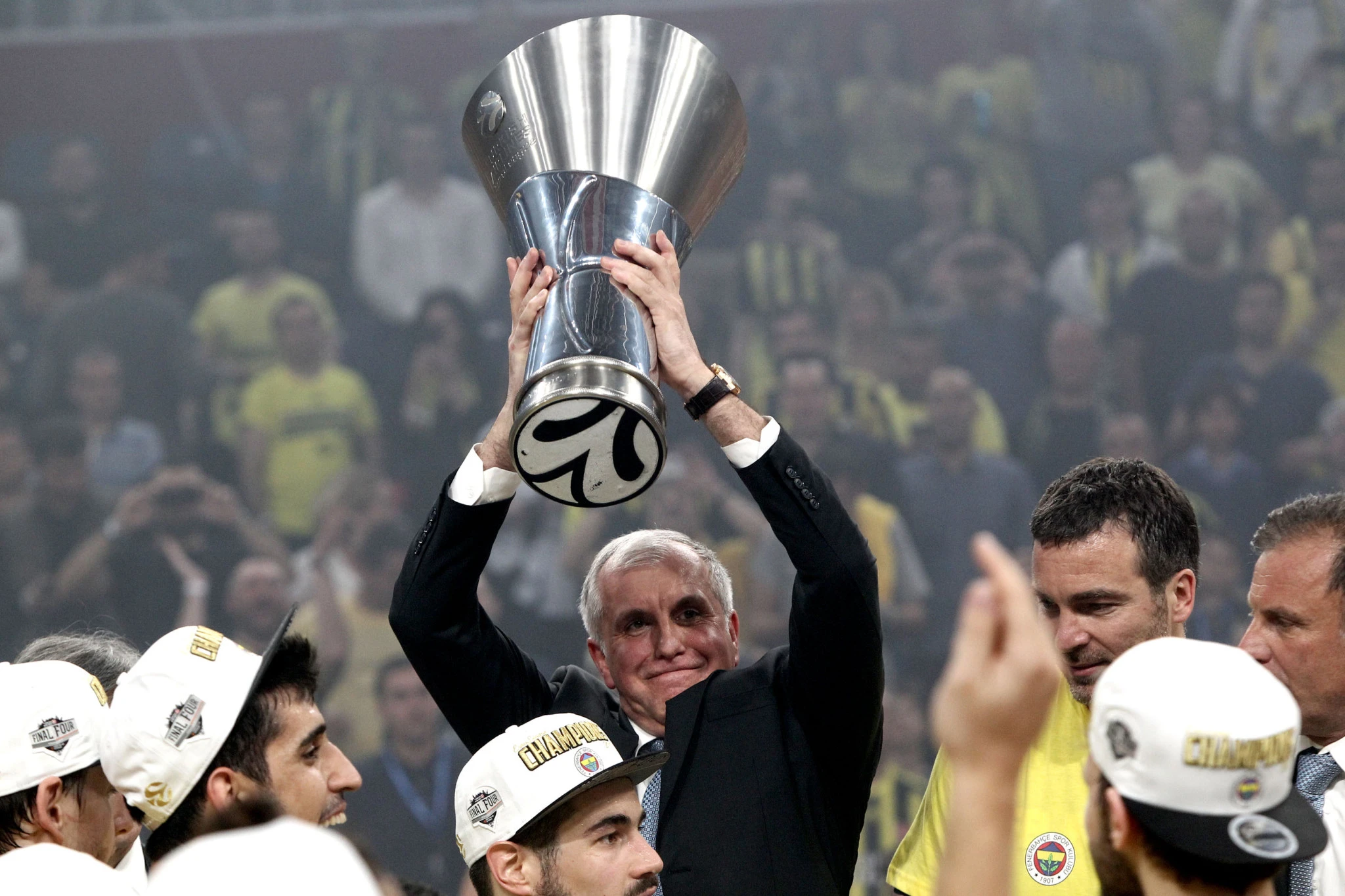 Ο Ζέλικο Ομπράντοβιτς με το τρόπαιο της EuroLeague το 2017, Πηγή:&nbsp;Eurokinissi