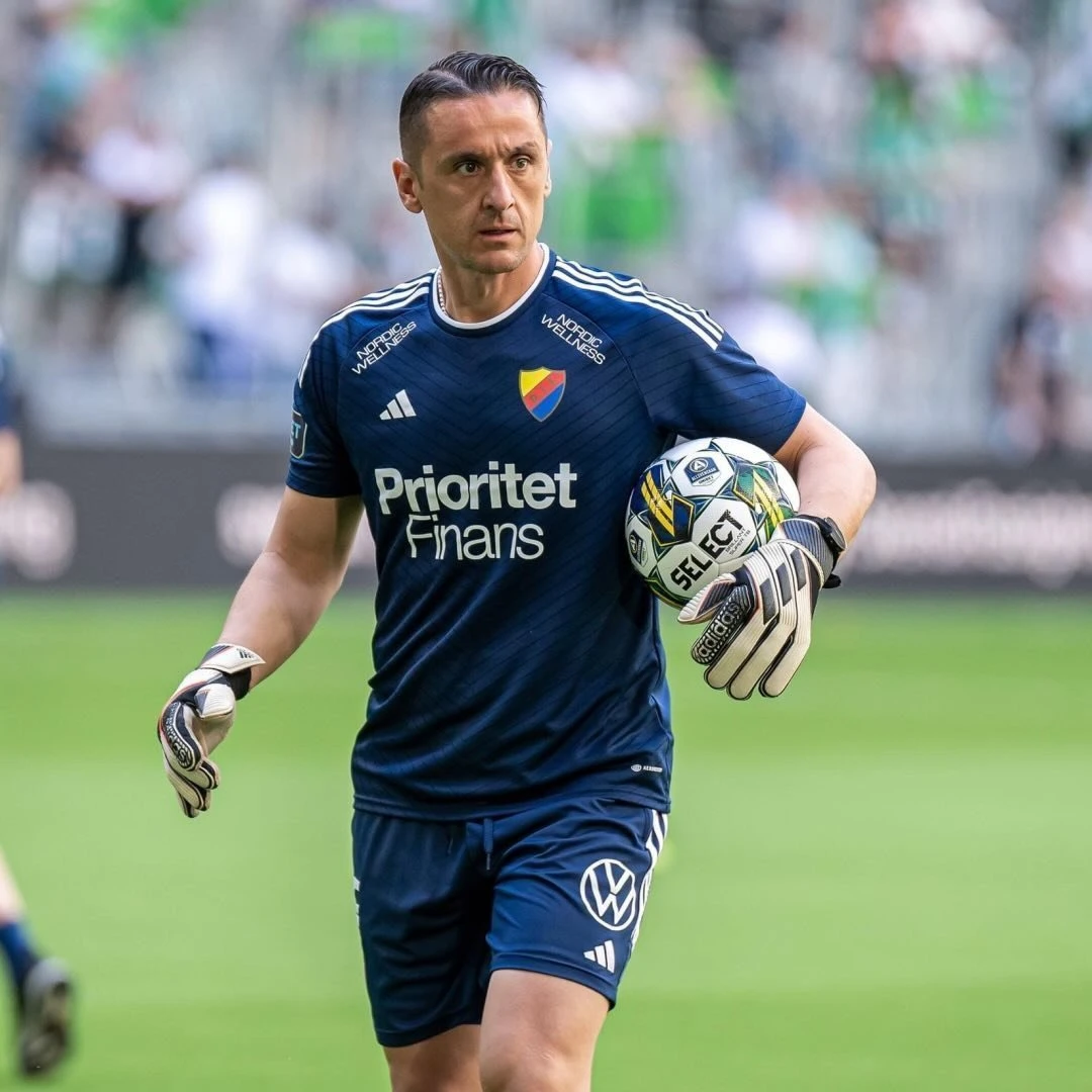 Ο Έλληνας προπονητής τερματοφυλάκων, Νίκος Γκούλιος - Facebook