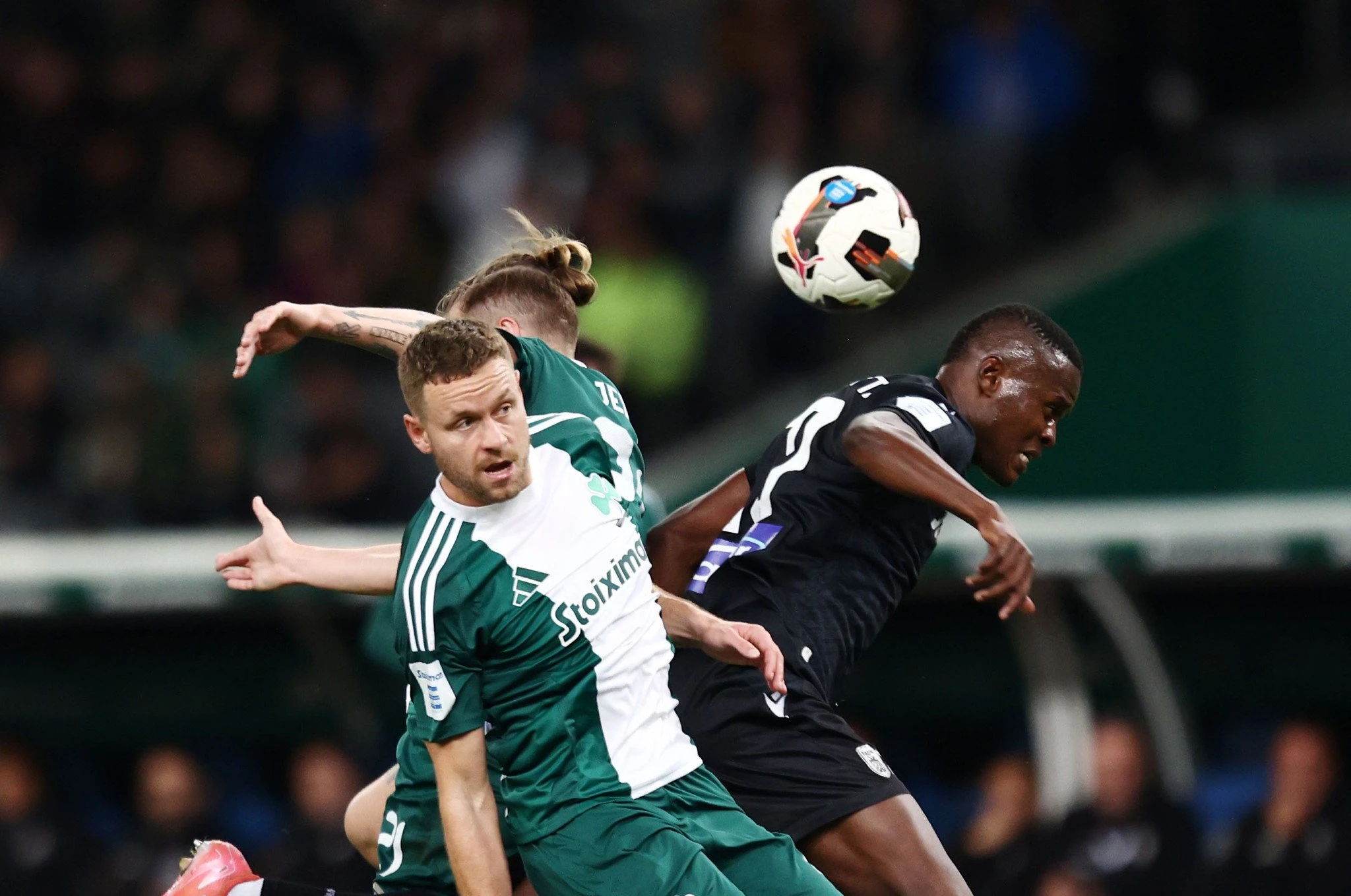 Ο Ίνγκασον (στη φωτό μονομαχεί με τον Σαμάτα) ήταν κομβικός στο προηγούμενο παιχνίδι με τον ΠΑΟΚ στο ΟΑΚΑ - ΠΗΓΗ: ΙΝΤΙΜΕ