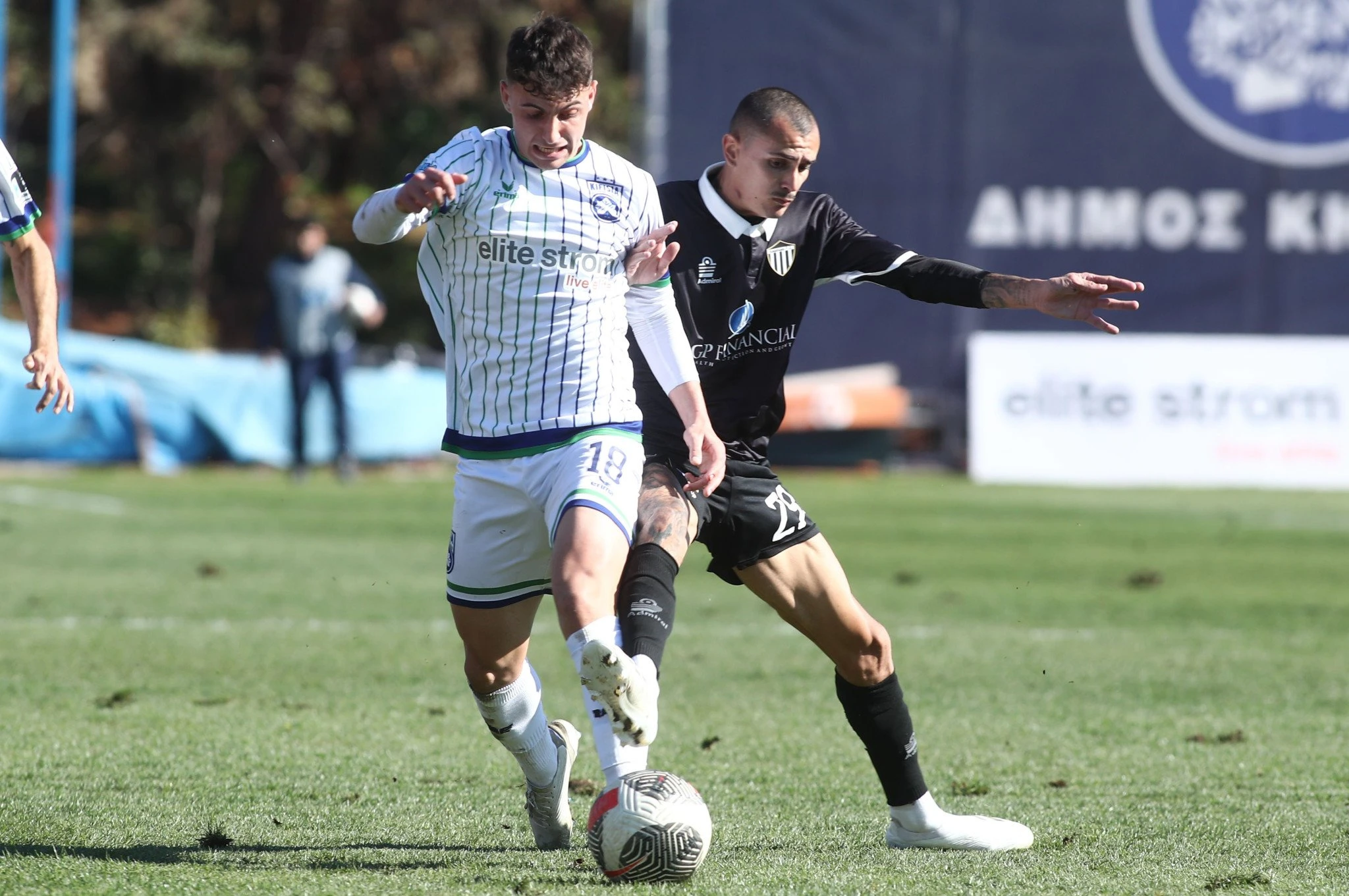 Ο Γιώργος Κυριόπουλος (αριστερά) σε εφετινό αγώνα της Κηφισιάς - ΠΗΓΗ: ΙΝΤΙΜΕ