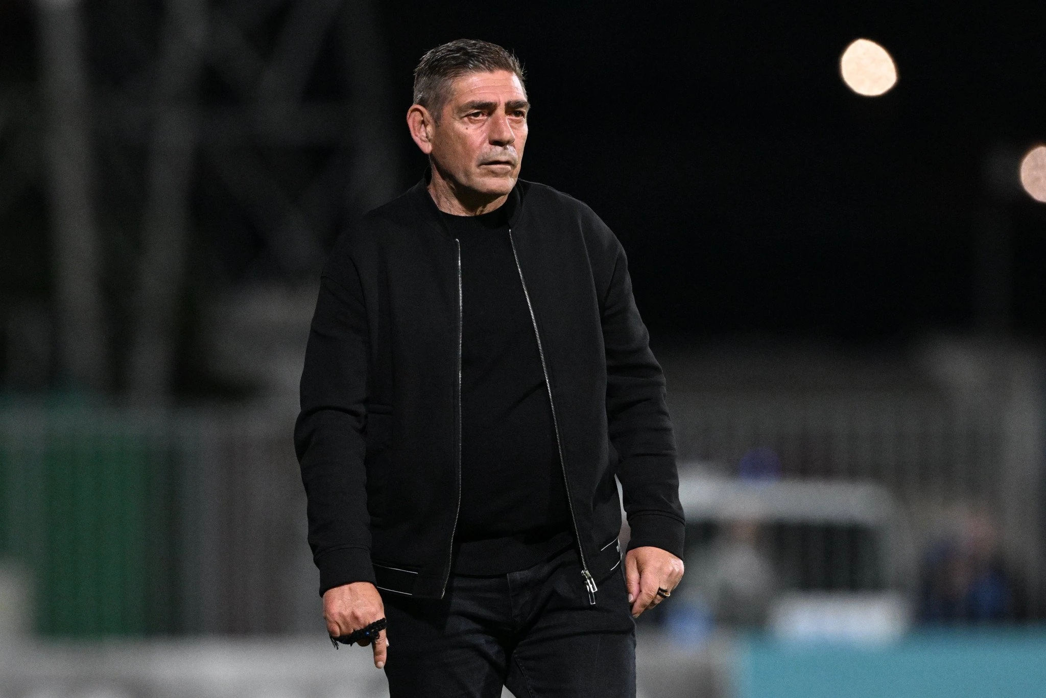 Ο&nbsp;Σάββας Παντελίδης στον πάγκο του Αστέρα AKTOR/ Πηγή: Eurokinissi