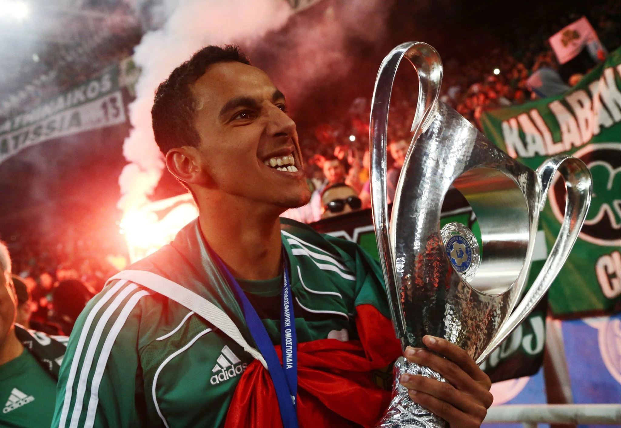Ο Ζέκα με το τρόπαιο του Κυπέλλου του 2014 - ΠΗΓΗ: ΙΝΤΙΜΕ